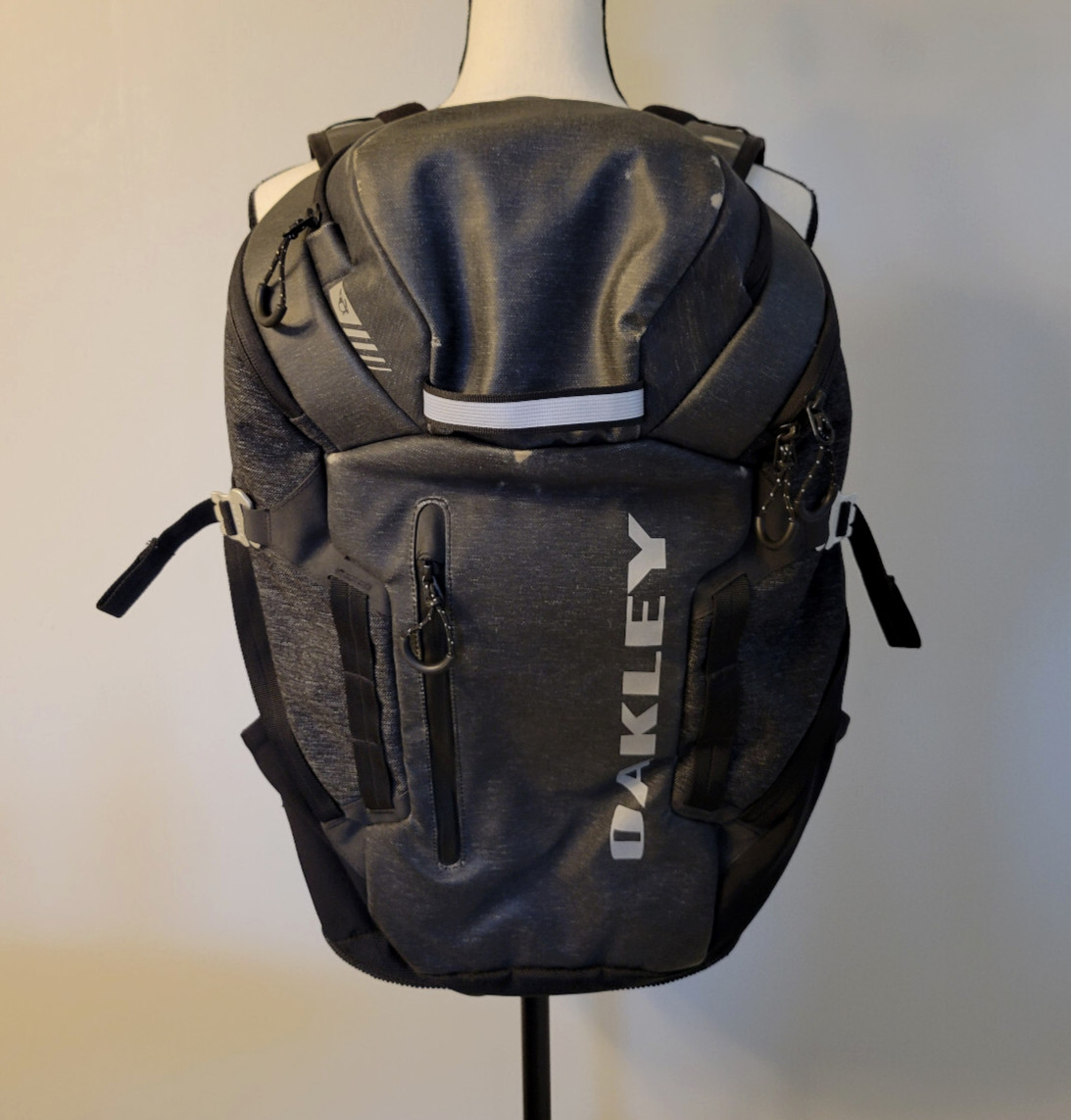 Oakley Backpack Voyage 25 Black Mens Travel Nylon Bag Everyday