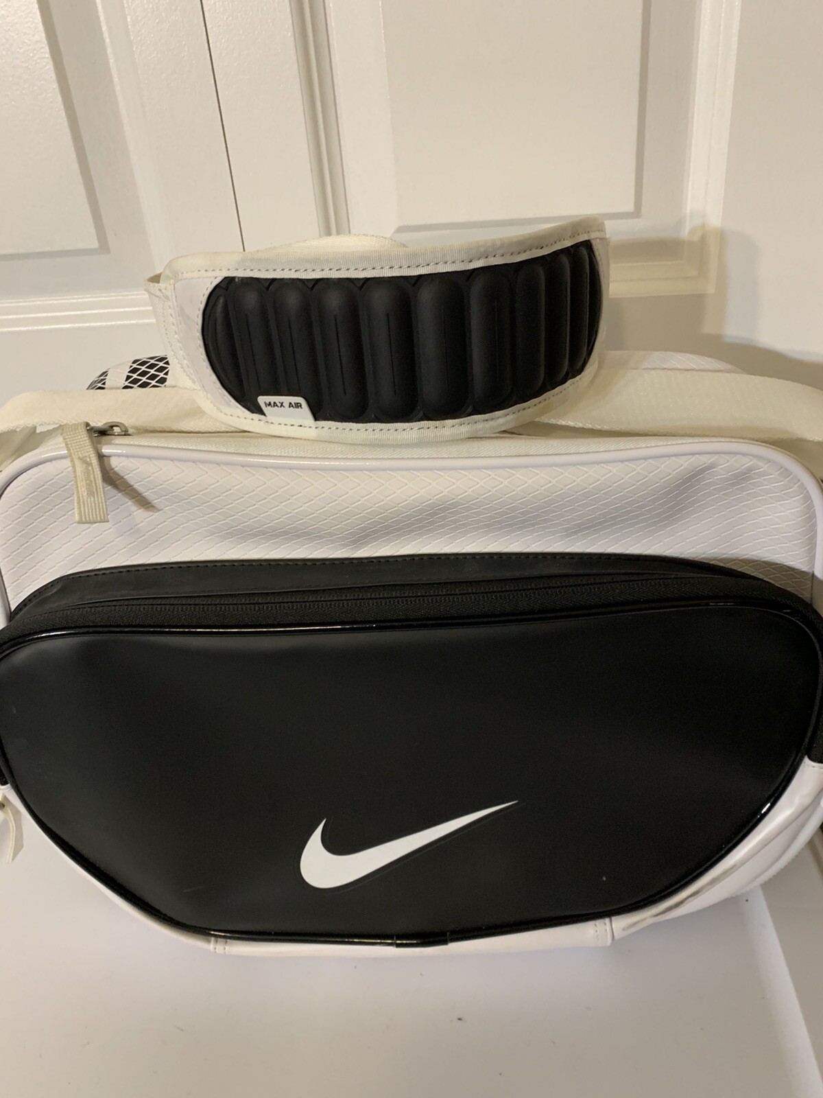 Nike Duffle Bag Max Air Training Gym Sports White Black Overnight Travel