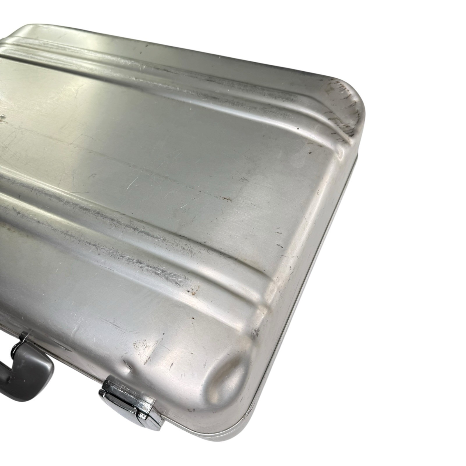 Vintage Zero Halliburton Centurion Elite Aluminum Attache Briefcase 18x13x6