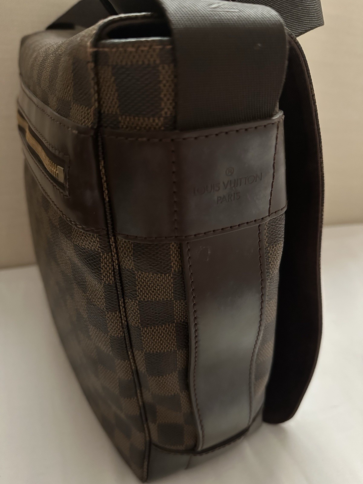 Louis Vuitton Damier Ebene Bastille Messenger bag – Excellent Condition