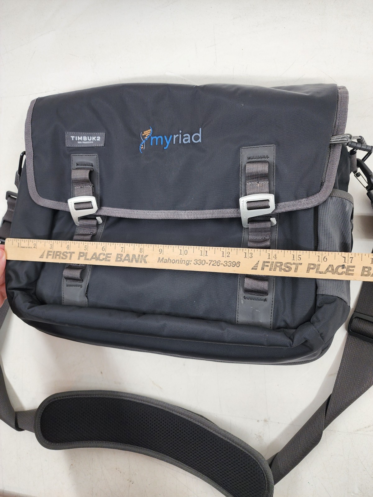 TIMBUK2 COMMAND HUGE MESSENGER CROSSBODY Laptop BAG Black Gray