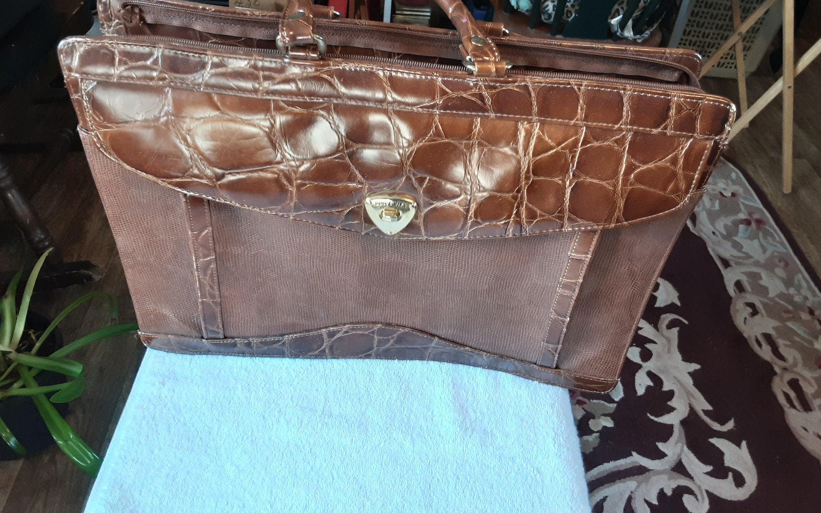 Preowned unisex Jackson Briefcase Brown Faux snake skin 16inX11.5in. China