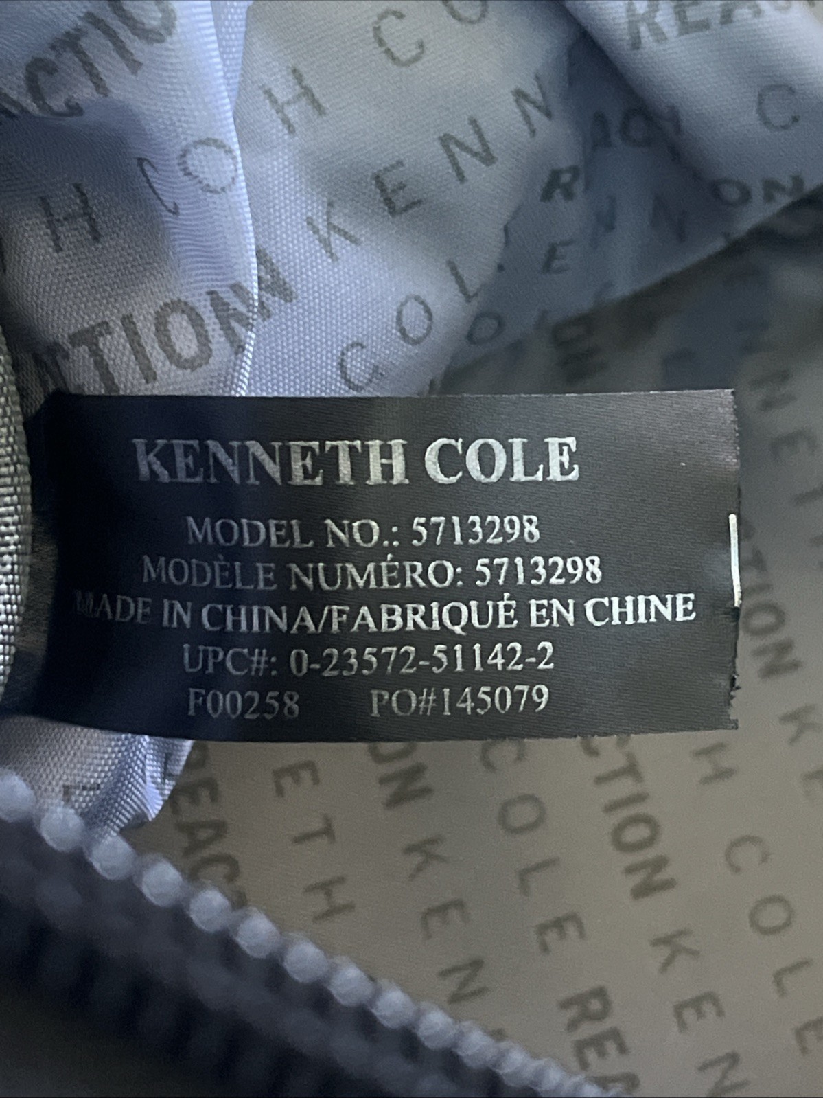 EUC Kenneth Cole Reaction Medium Rip-Stop Duffel Gym Bag GRAY + BLACK MSRP $110