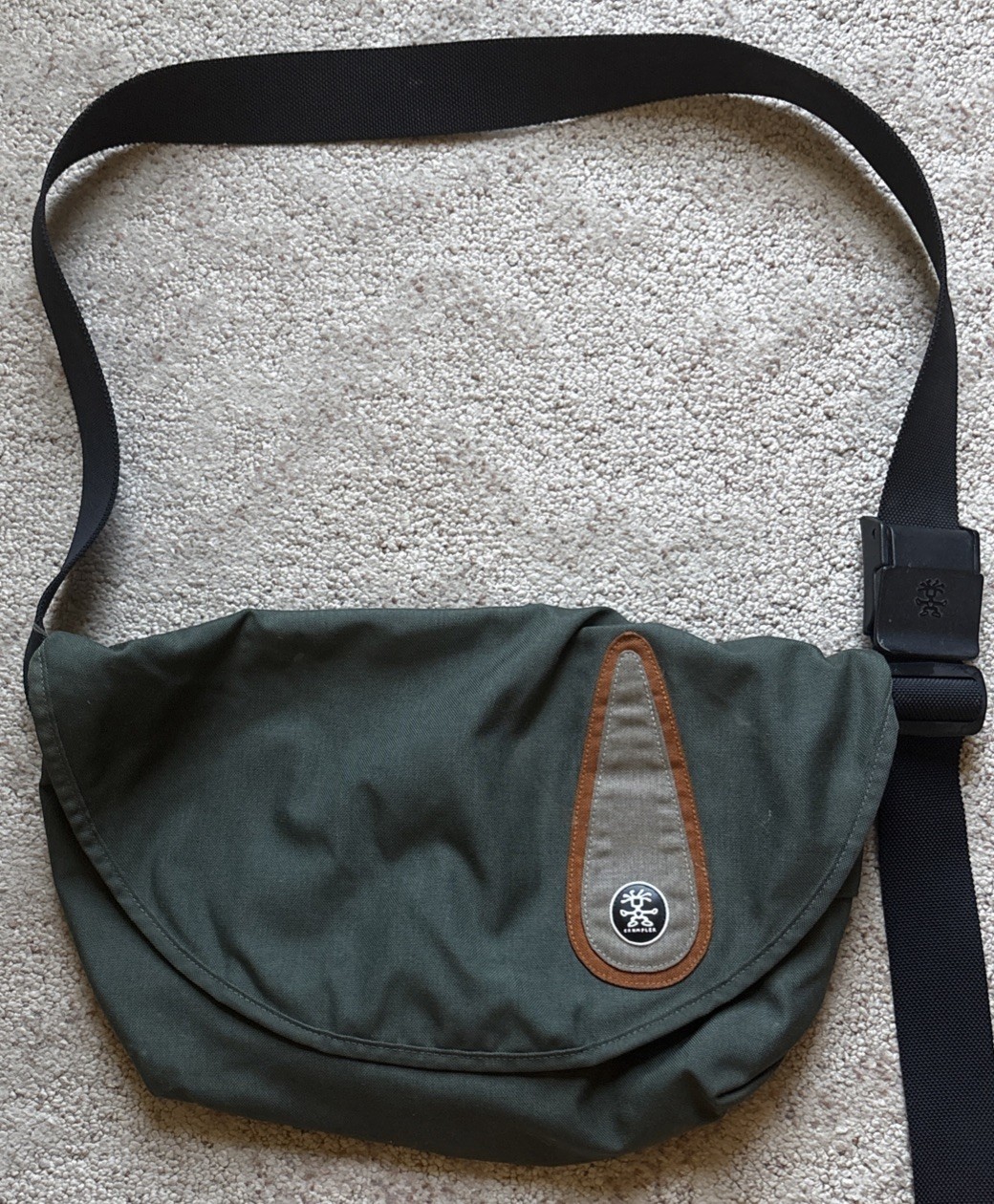 Vintage Y2K Crumpler Weenie Messenger Bag Olive Green, W/ Orange And Gray Inlay