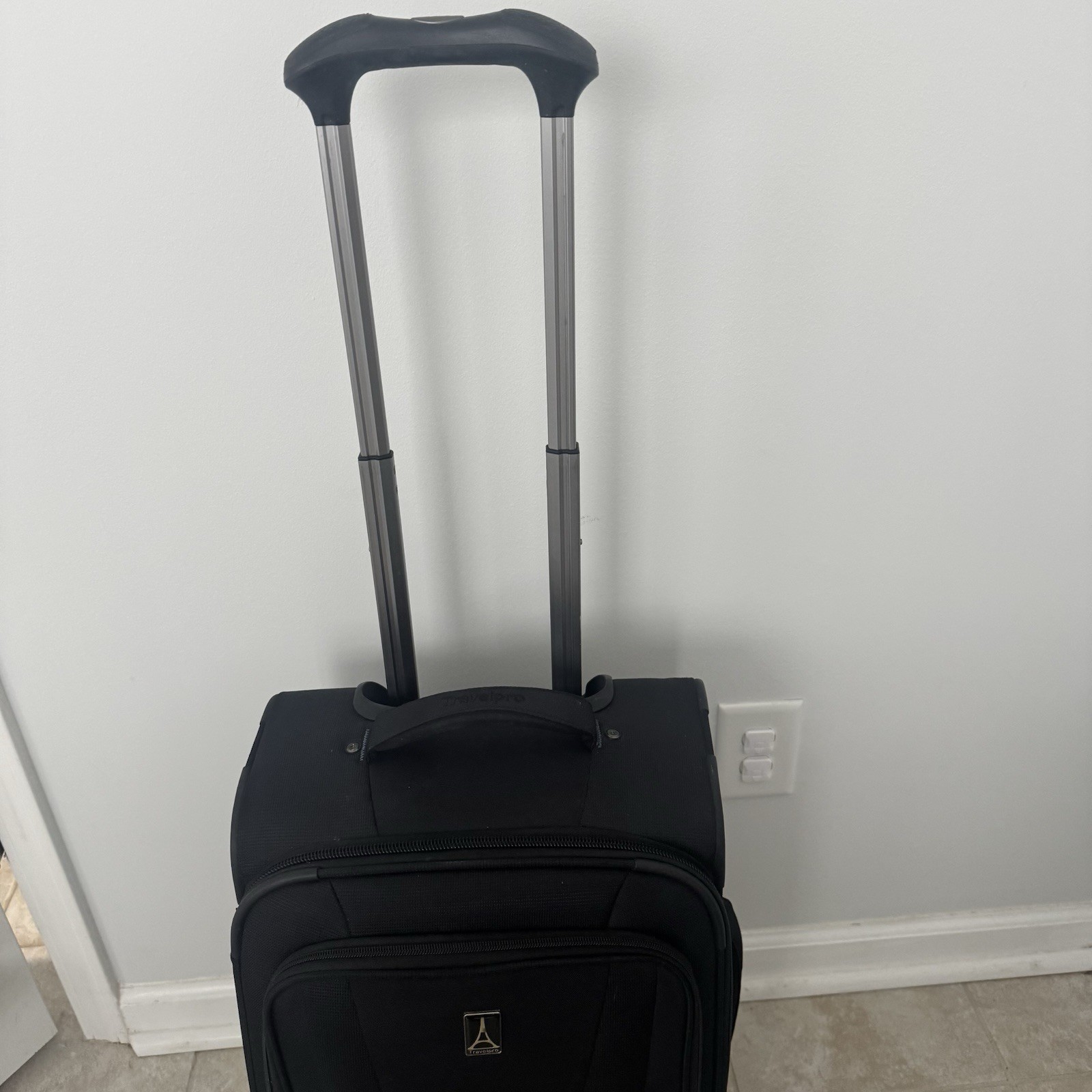 Travelpro Maxlite 5 Softside Expandable Luggage 4 Spinner Wheels 22” Carry On