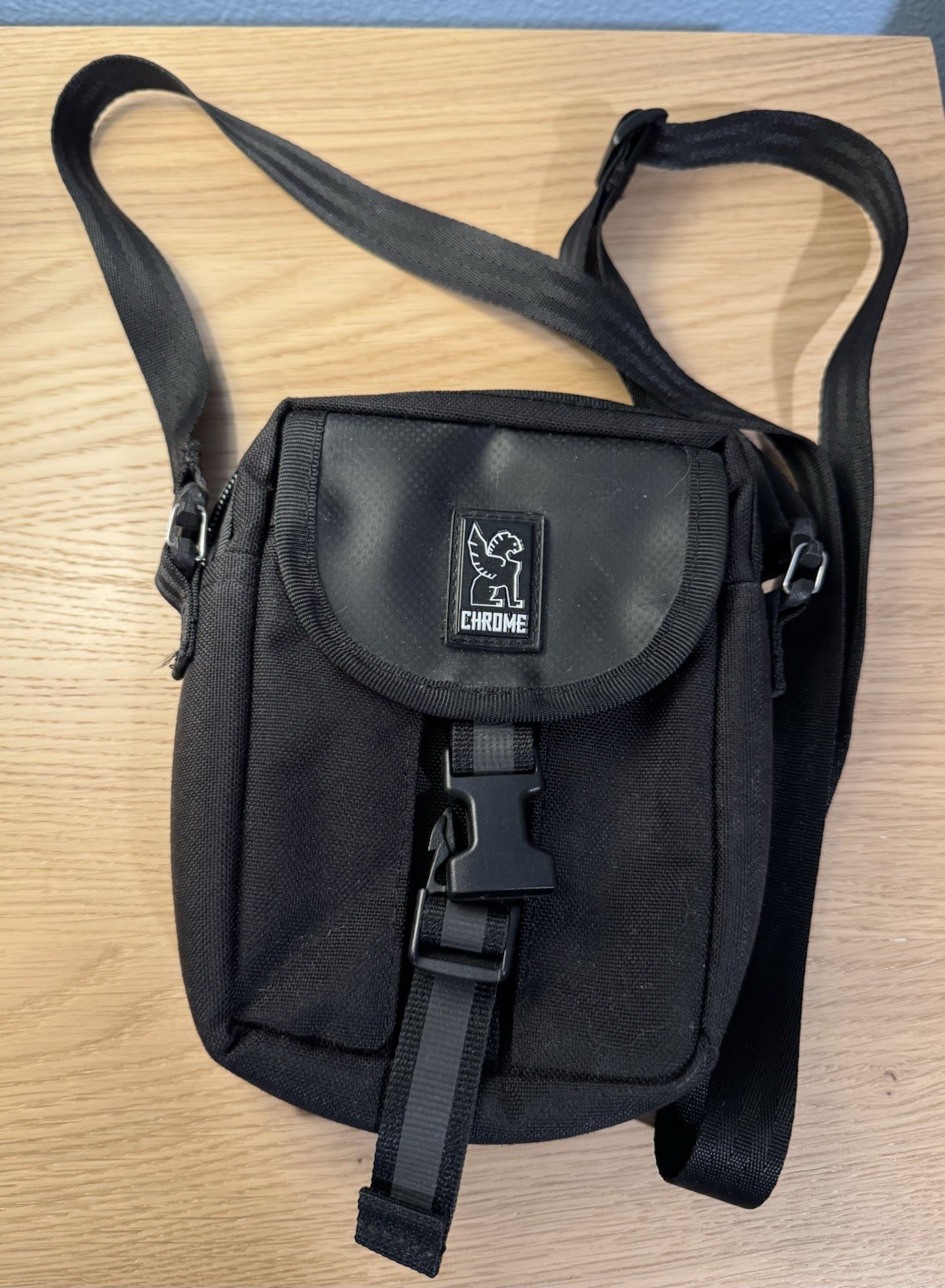 CHROME INDUSTRIES Shoulder Accessary Pouch Crossbody Purse Bag with Strap RARE