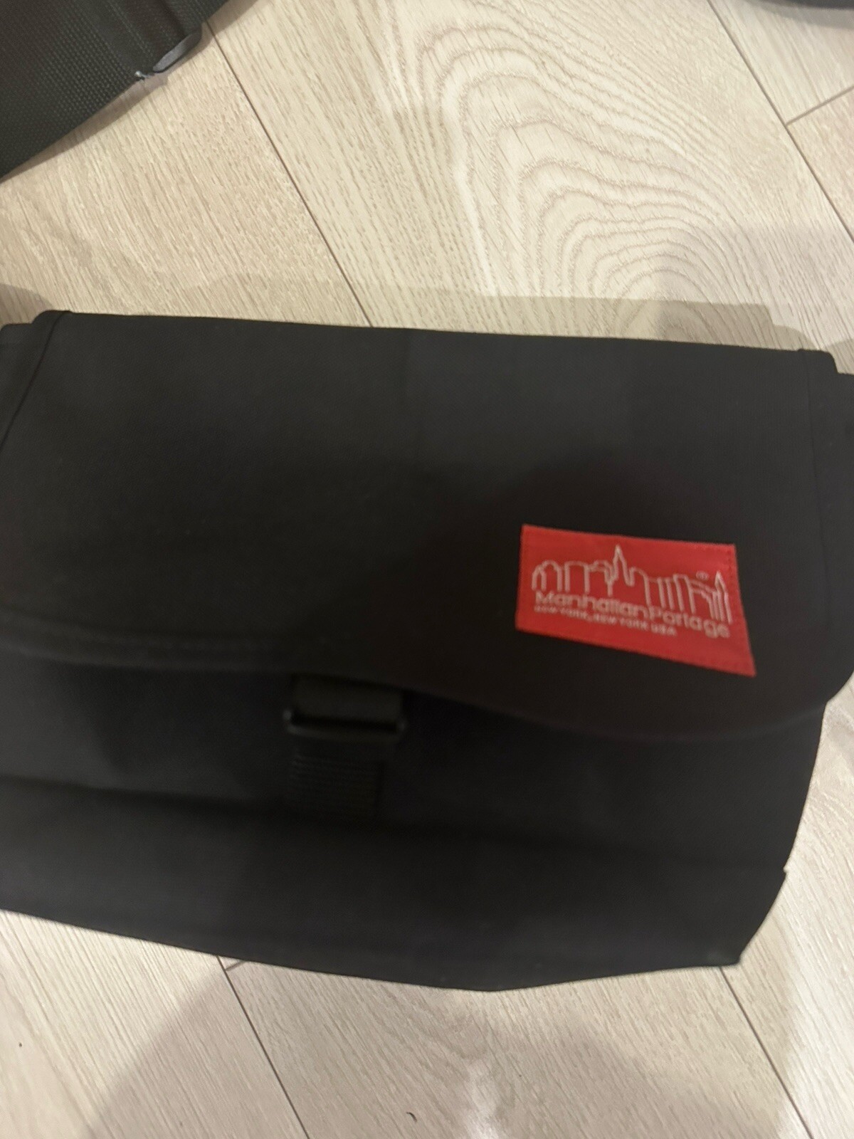 Manhattan Portage Straphanger Messenger Bag Small Black