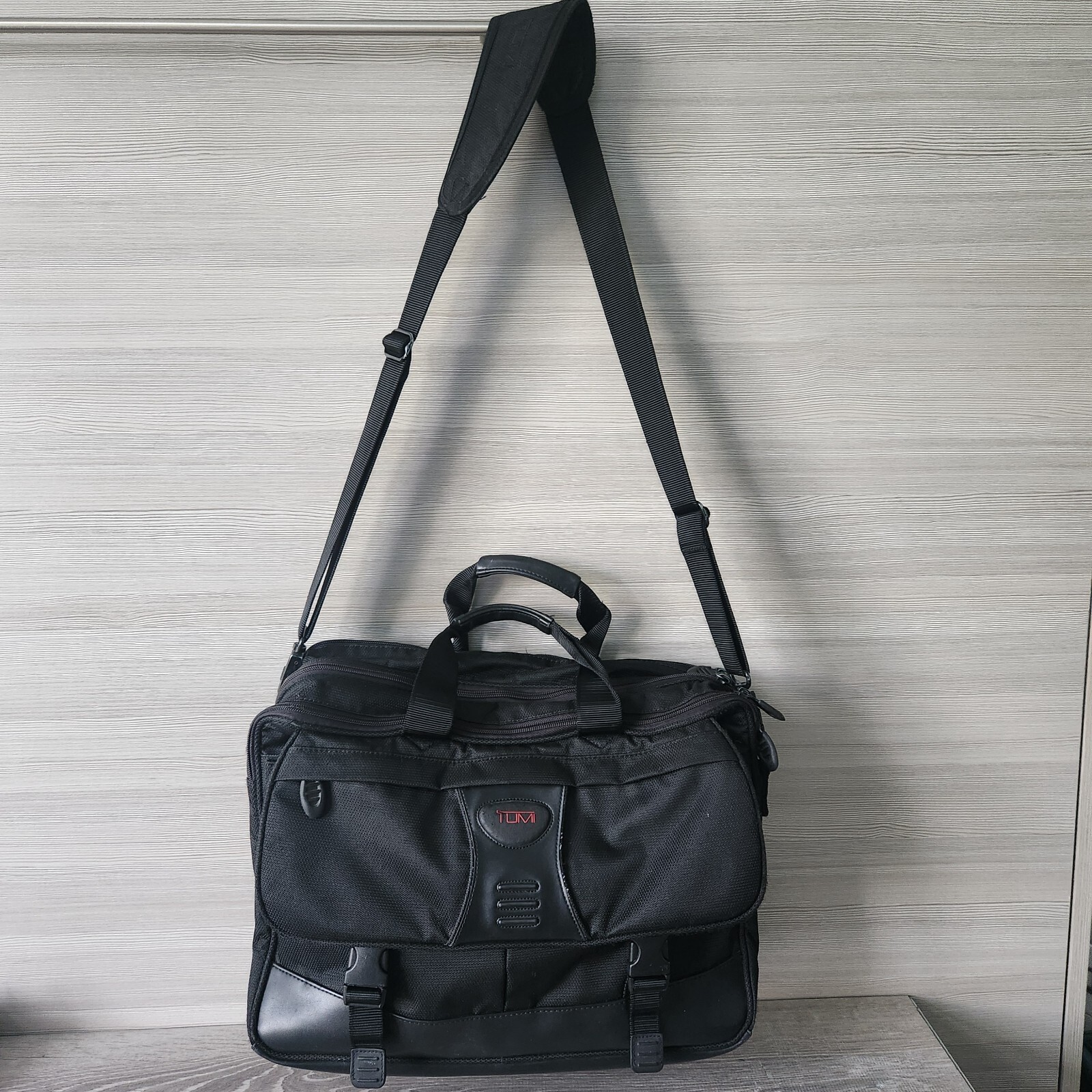 Tumi T-Tech T2 Carry On Expandable Nylon Ballistic Laptop Briefcase Bag w/ Strap