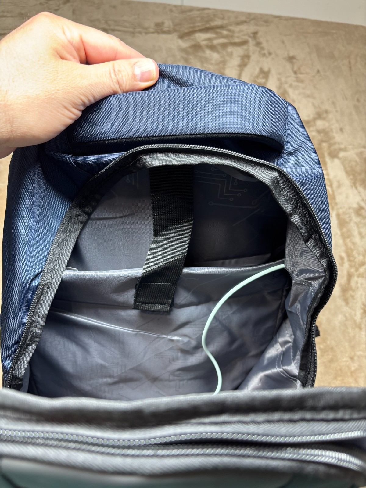 NWT Swiss Digital Design UniVector SD803-01 Backpack, USB Charging Port, RFID