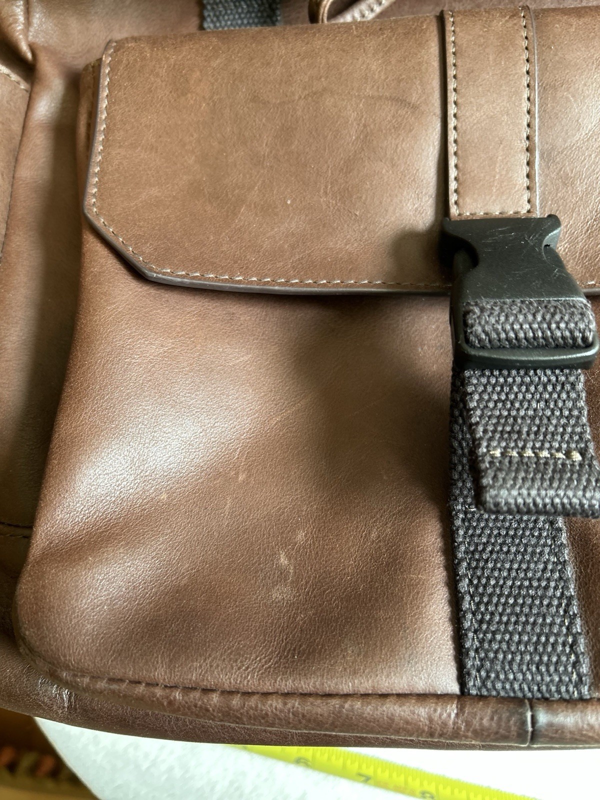 Fossil Brown Men’s Backpack Drawstring Buckle Top Handle Outer Pockets Strap