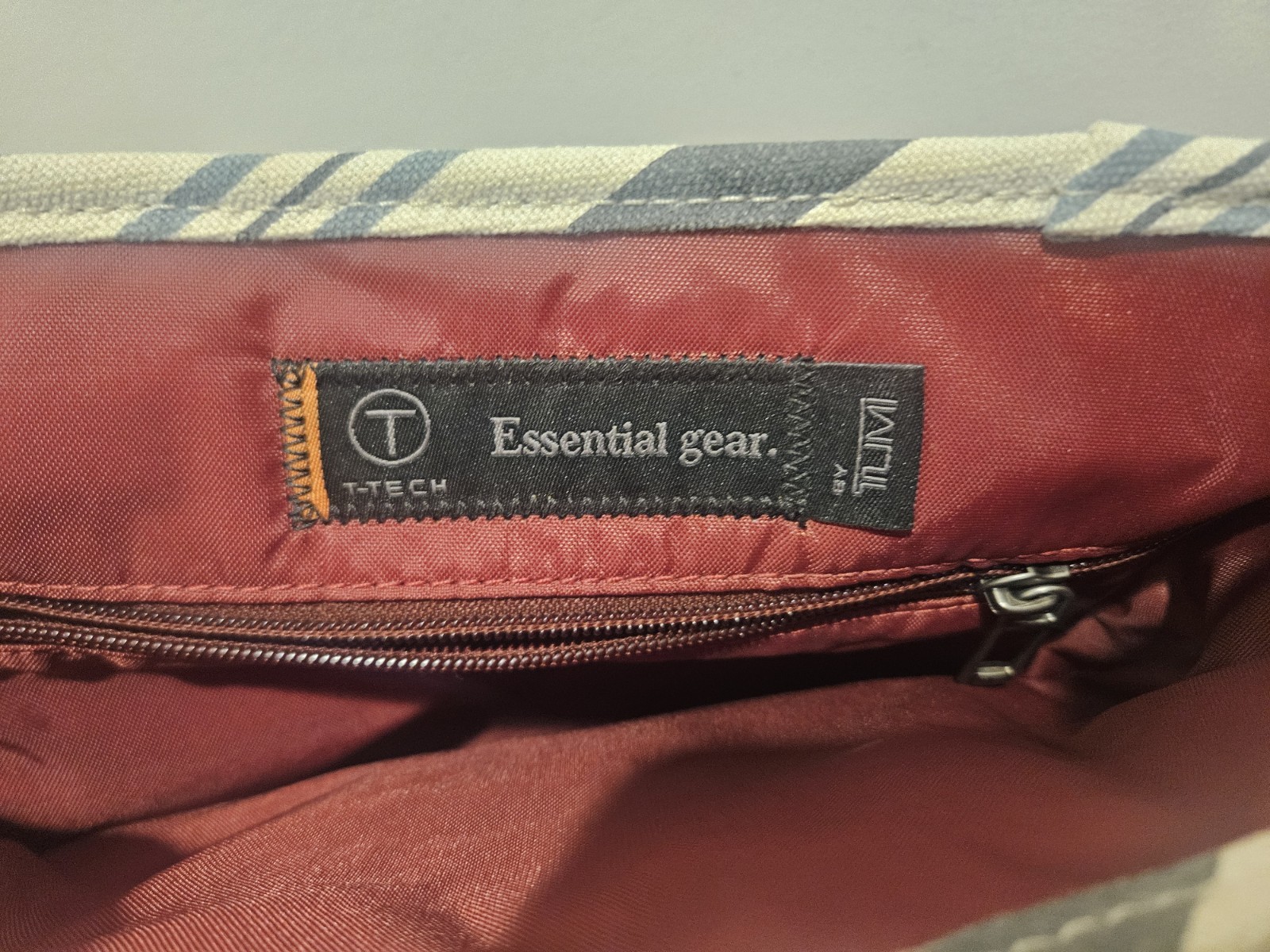 Authentic Tumi T-Tech Canvas Essential Gear Messenger Bag Crossbody Stripes Gear