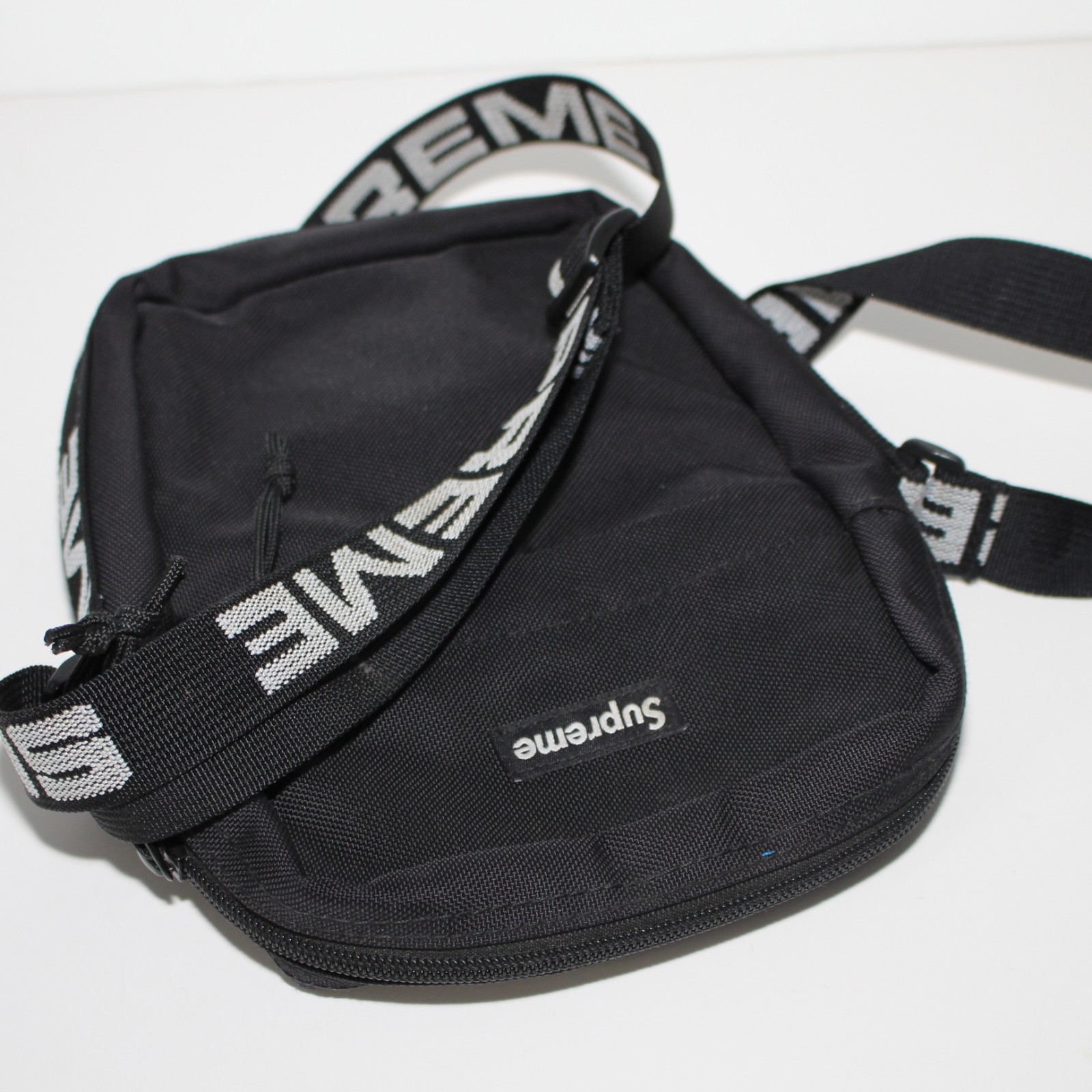 Supreme SS18 Shoulder Bag Black – 100% Authentic – Side Bag
