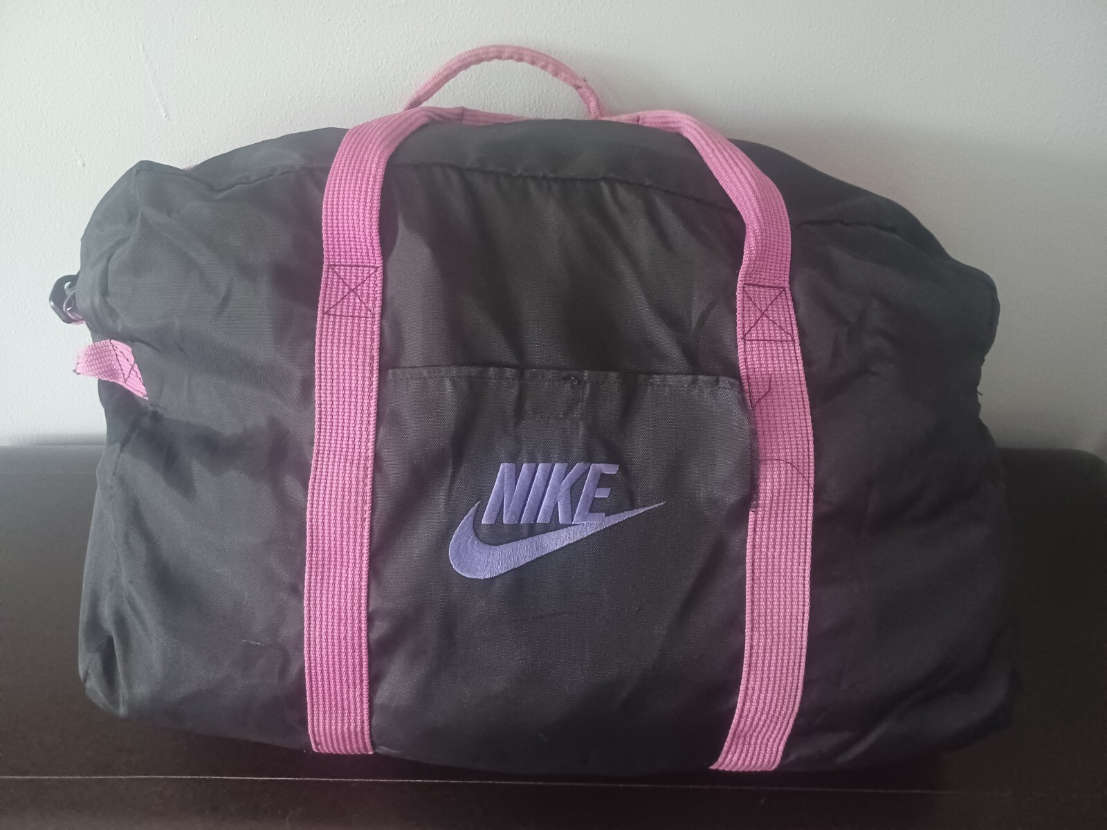 Vintage 90s Black Nike Duffle Bag – Pink Purple Zipper Gray Tag – Basketball Gym
