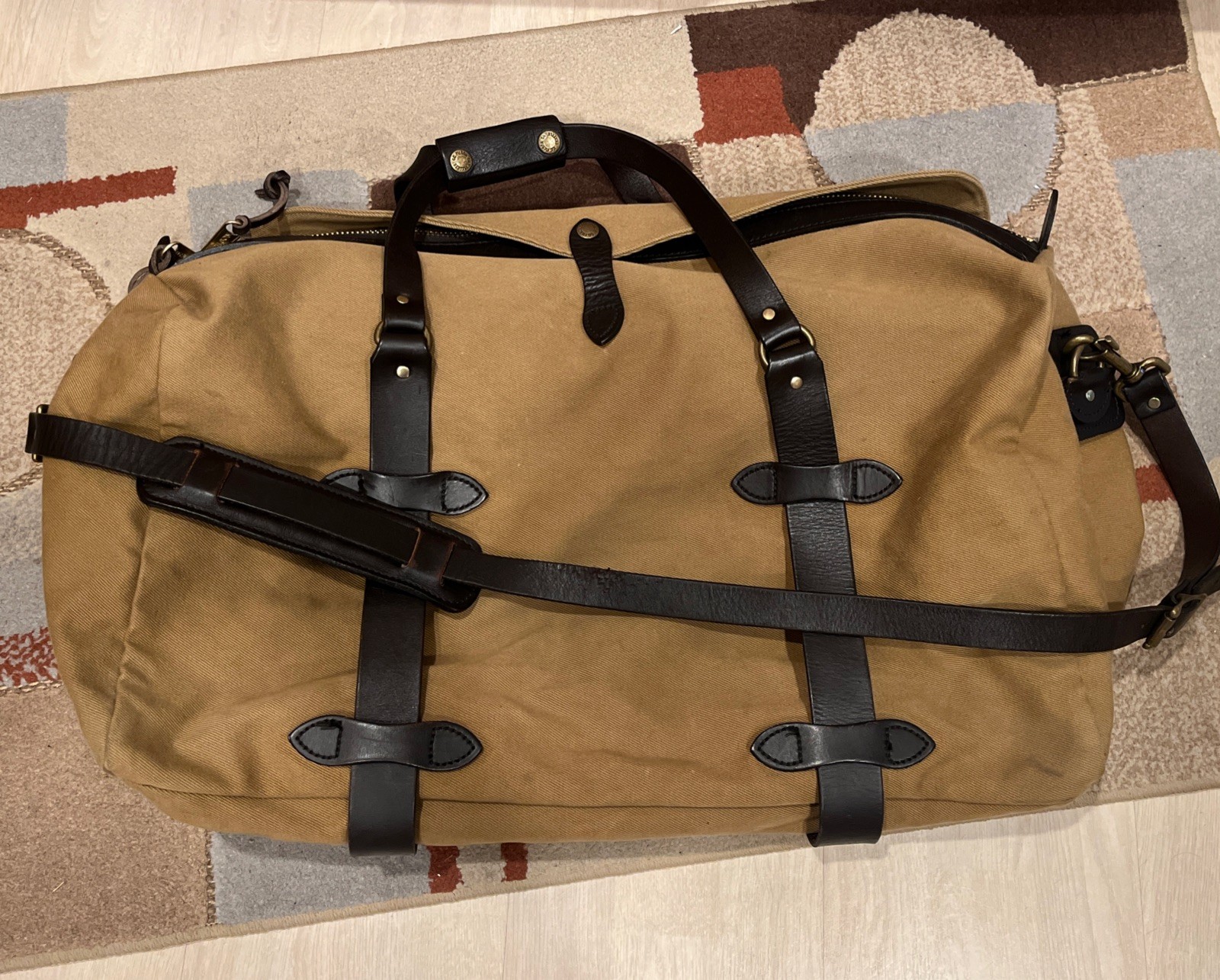 🔥Filson USA Rugged Twill Medium Duffle Bag Tan 70222 Bridle Leather Strap -Read