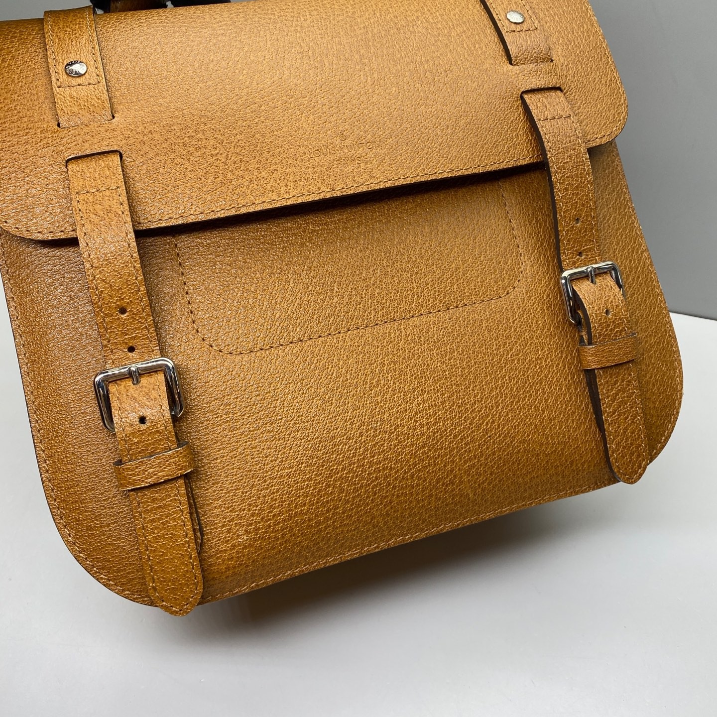 Louis Vuitton Pre-Owned Authentic Brown Leather Messenger Bag 26x28x12cm