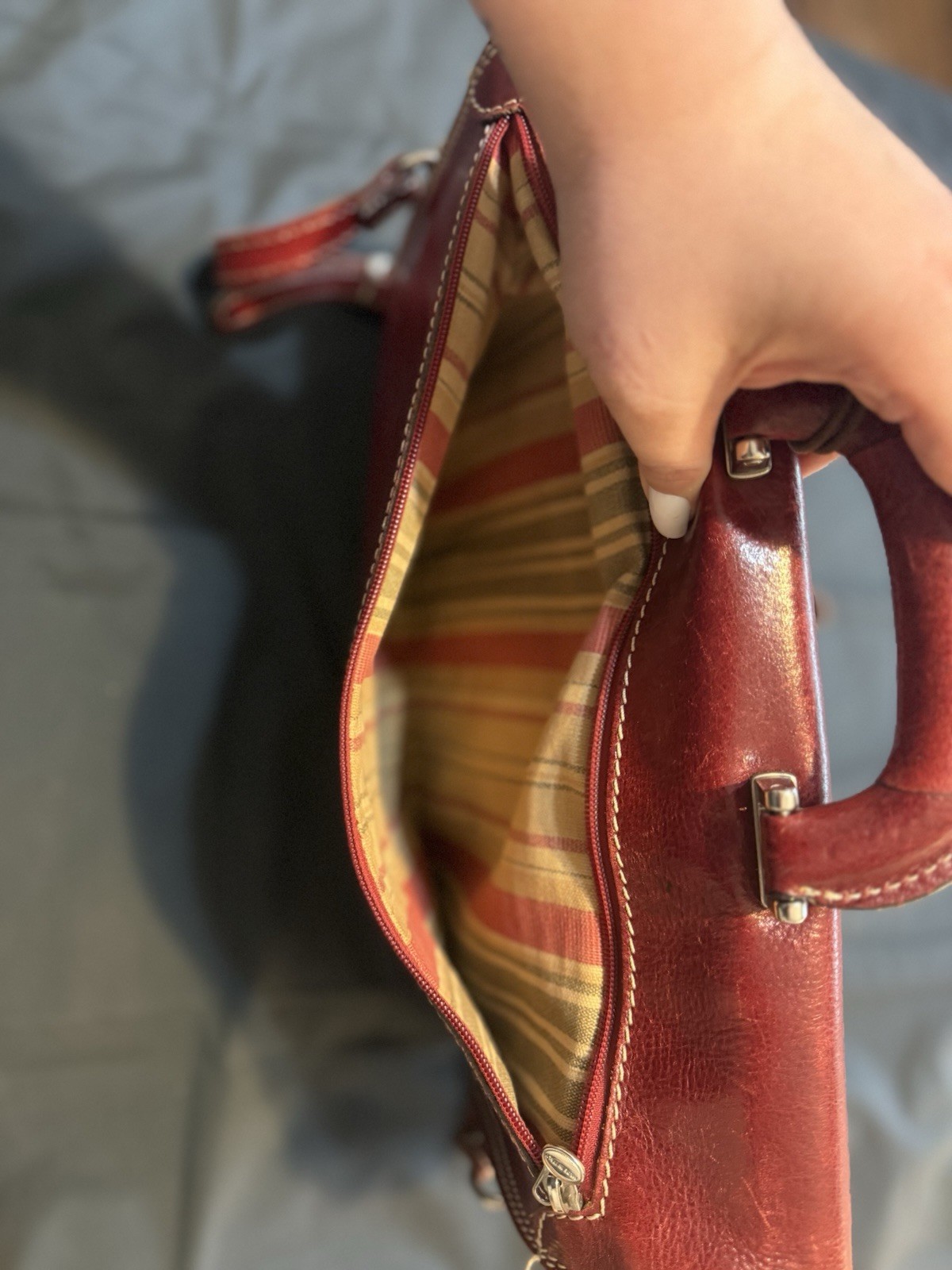 Floto Burgundy Briefcase/Document Case Buckle Closure Adjustable Strap Pockets