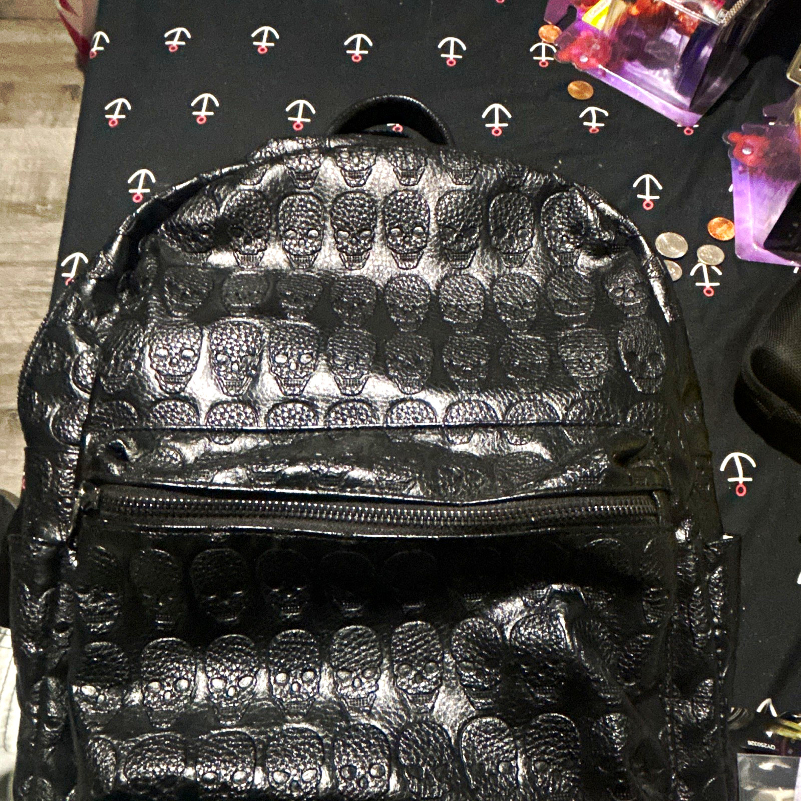Black Skull Pattern Backpack Zip Closure w/ Pockets leather mint condition!!!!