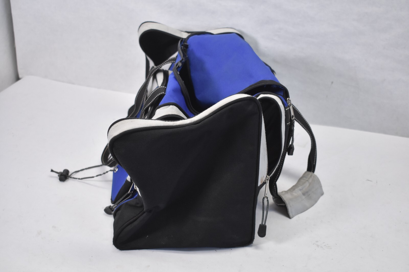 Trailmaker Equipment Duffle Bag Blue/Silver w Shoulder Straps USED WORN