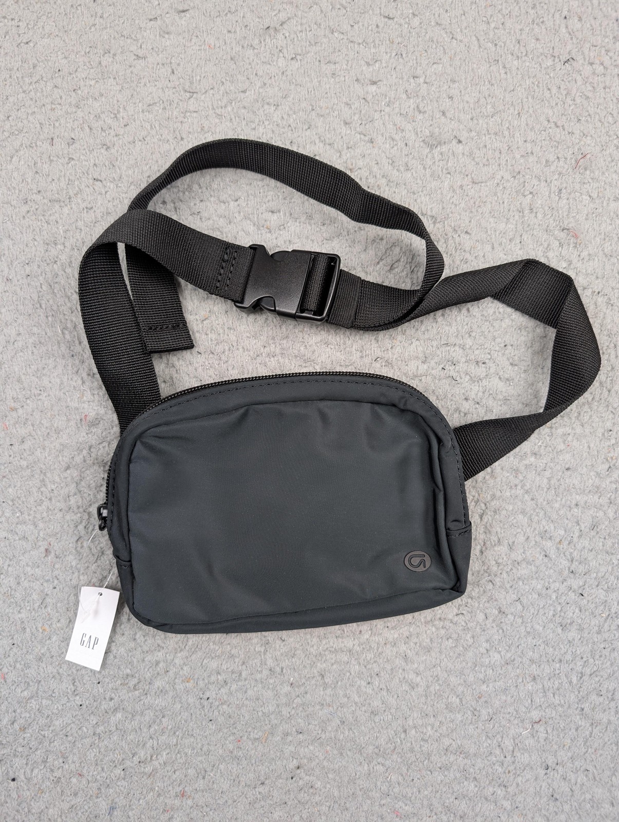 GAP Belt Bag Mens Small Black Adjustable Strap Zip Waist Fanny Pack Travel New