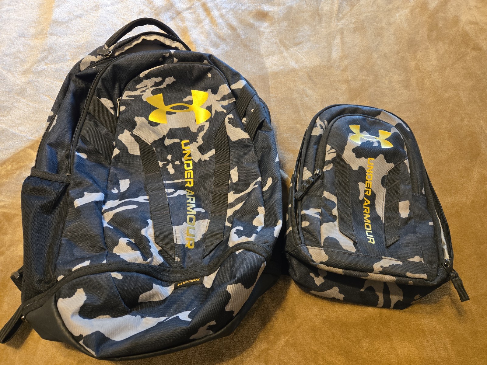 Under Armour Storm Hustle 5.0 Backpack Book Bag W/ Matching Lunch Bag Used