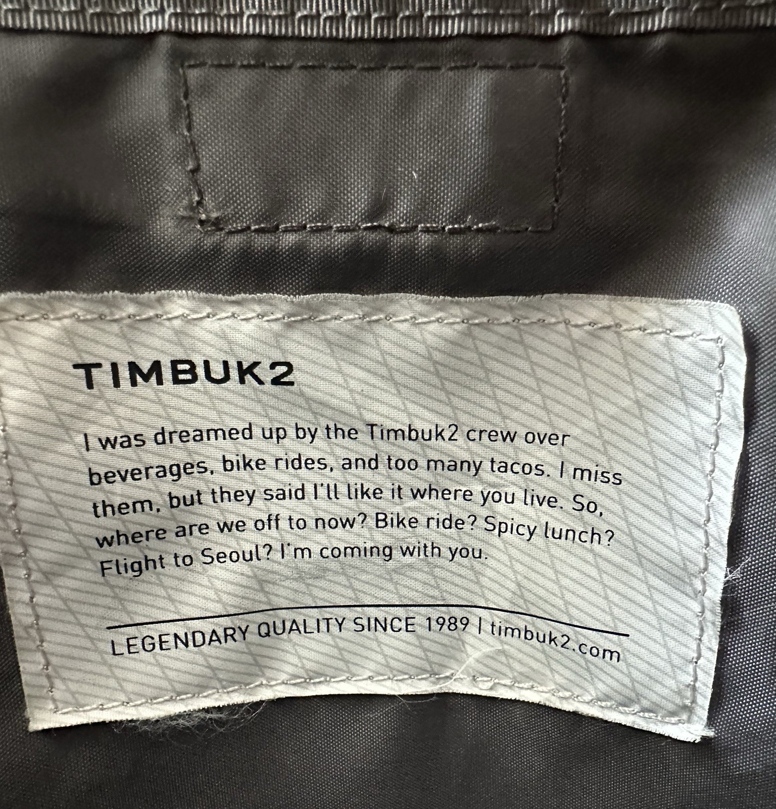 Timbuk2 Command Messenger Bag Black Grey Laptop Crossbody Strap Travel