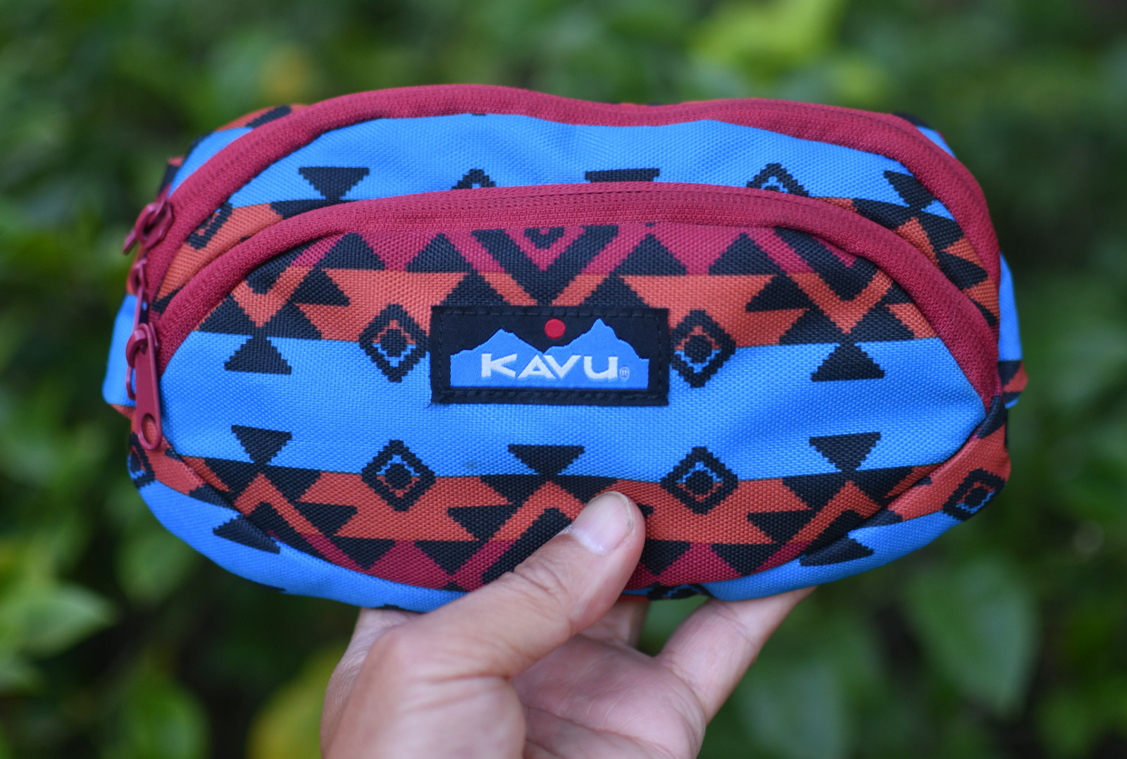 KAVU   fanny pack 9 in. x 5 in tall x 2 in. deep  Smal Cross Over