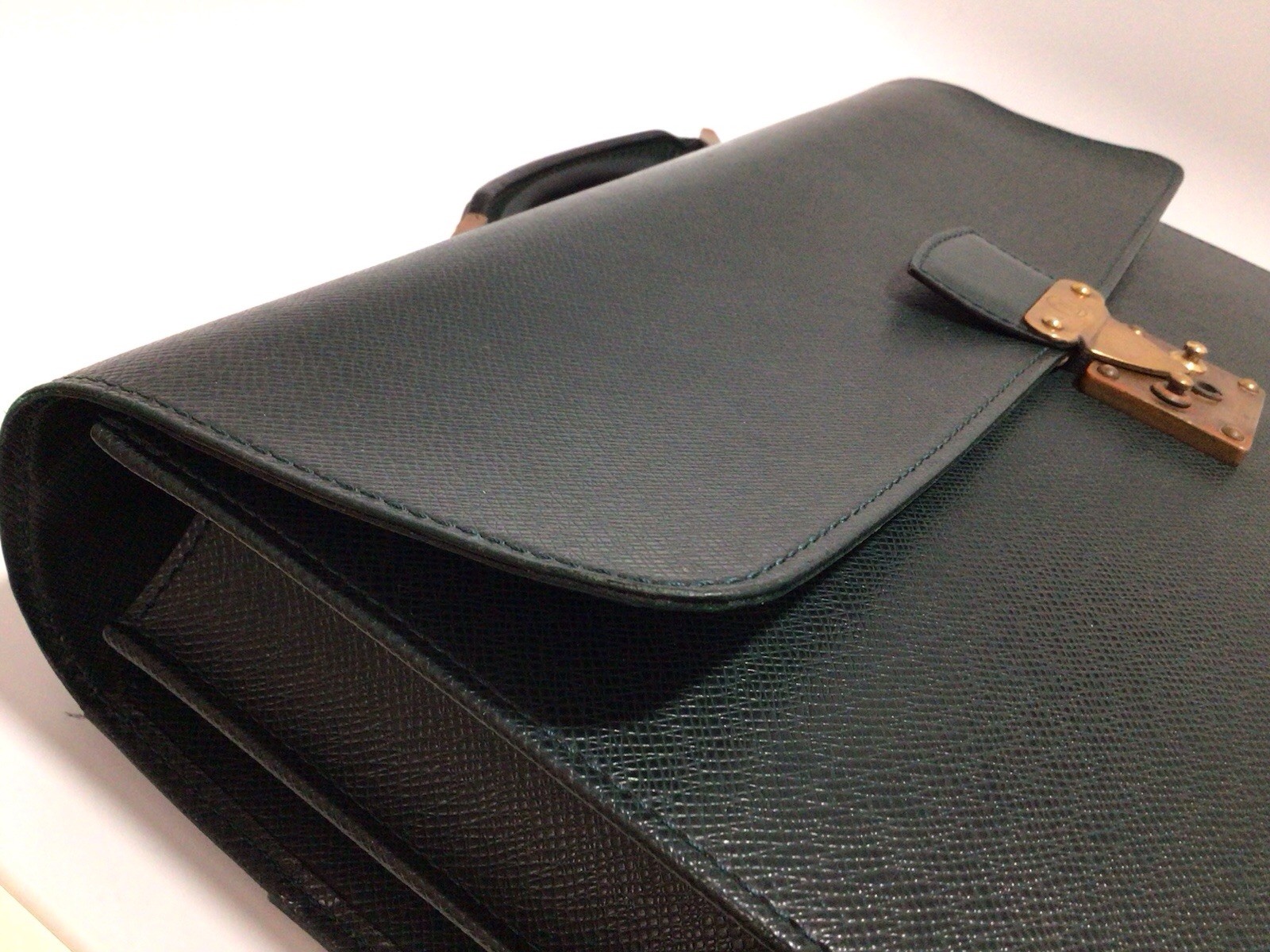 LOUIS VUITTON PARIS BRIEFCASE DOCUMENTS BAG – TAIGA / CODE MI0965 /GREAT