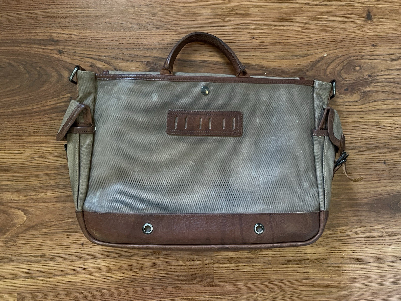 Buffalo Jackson Messenger Bag