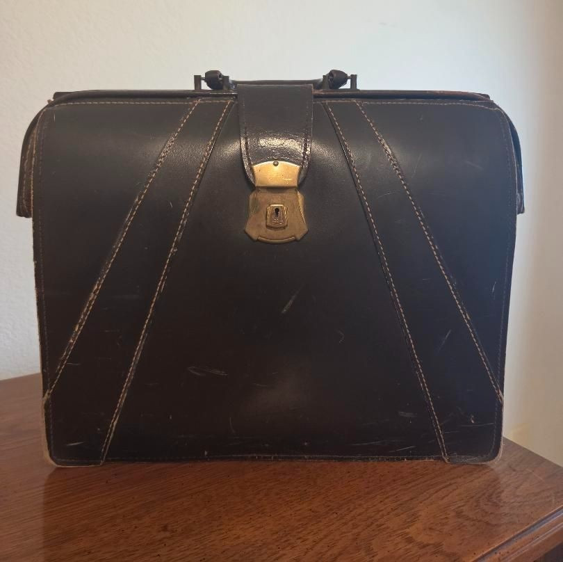 US Government Military Issued Leather Briefcase Type IV USAF Navigator Ca 1960’s