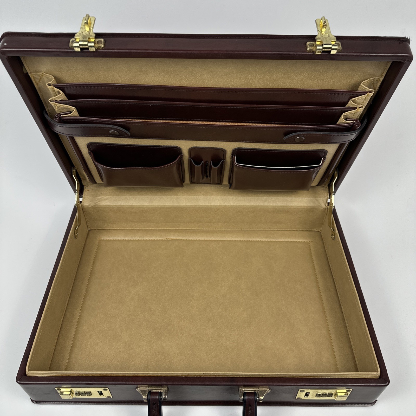 Vtg Heritage Briefcase Burgundy Combination Lock. 15 Inch Laptop Not Inc.