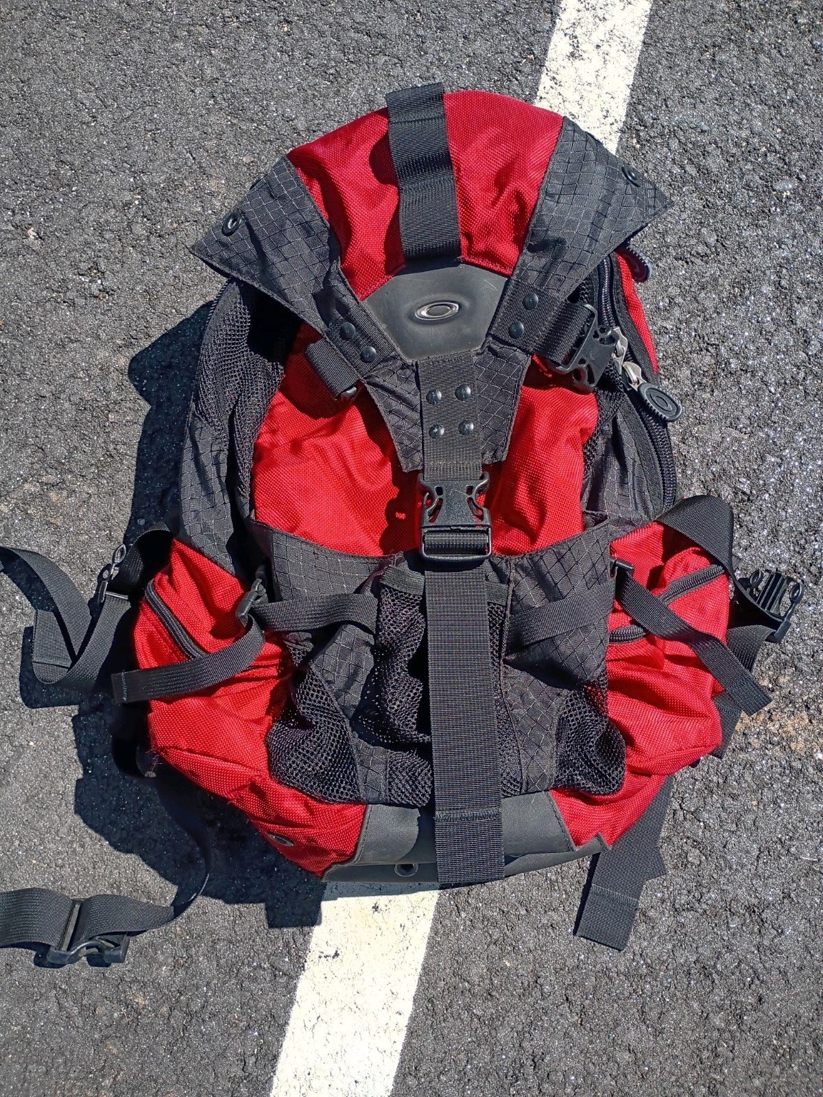 Oakley Kitchen Sink Backpack Rare Red Black Factory Pilot Good Condition*Read