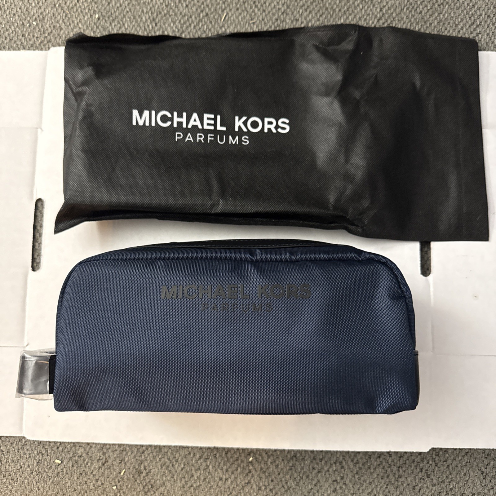 Michael Kors Parfums Pouch Dark Blue Toiletry Bag Travel Shaving Dopp + Dust Bag