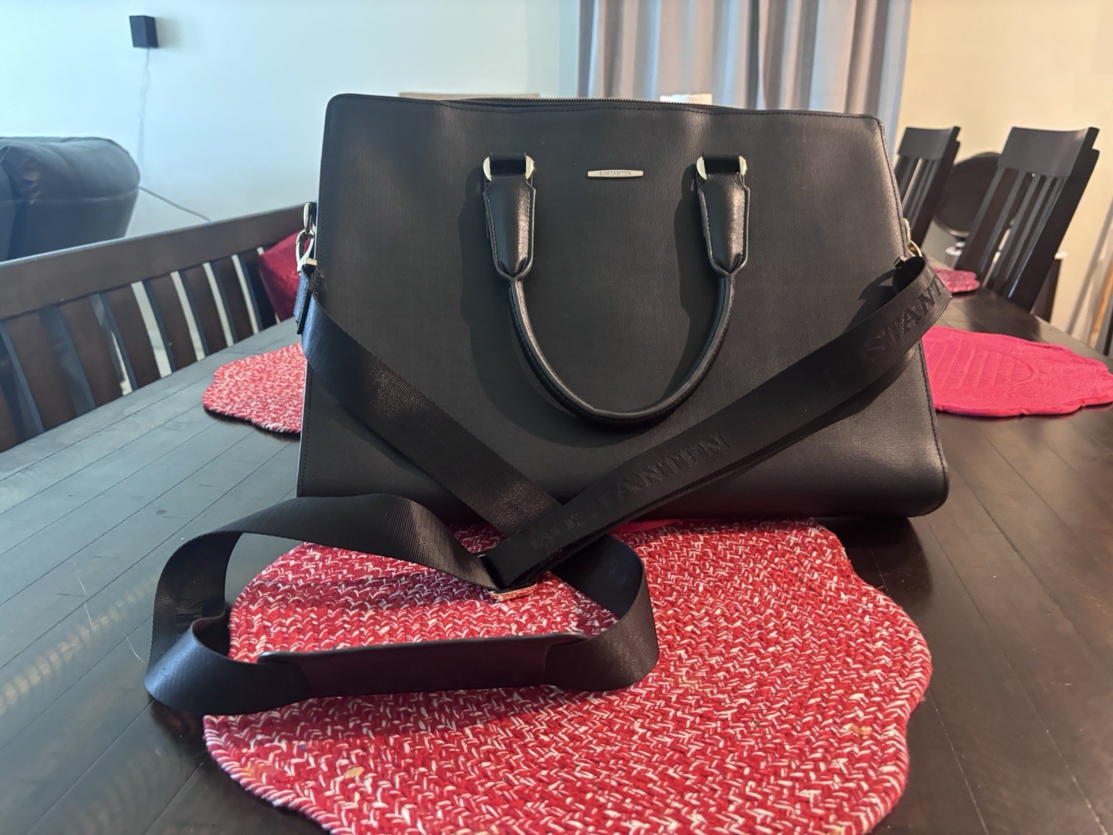 Black Woman’s Briefcase Adjustable Shoulder Strap Zip Closure Business Workwear