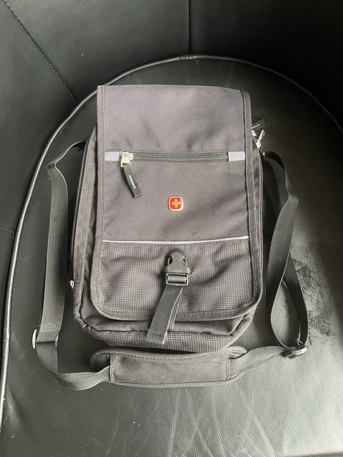 Swiss Gear small Crossbody Bag Double Zipper Men’s/Unisex Black