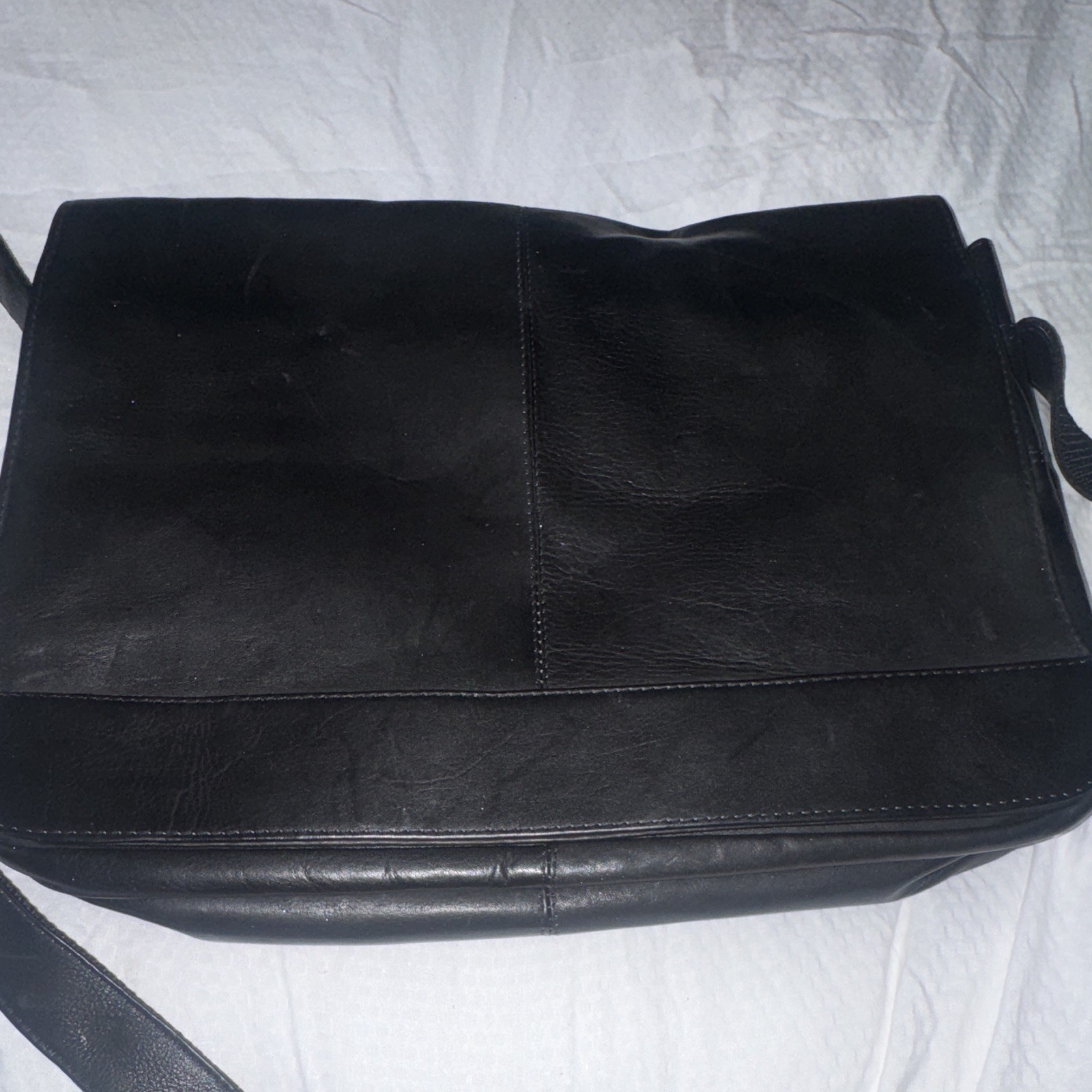 Black Colombian Leather Messenger Bag Buckle Flap Zip Closure Adjustable Strap