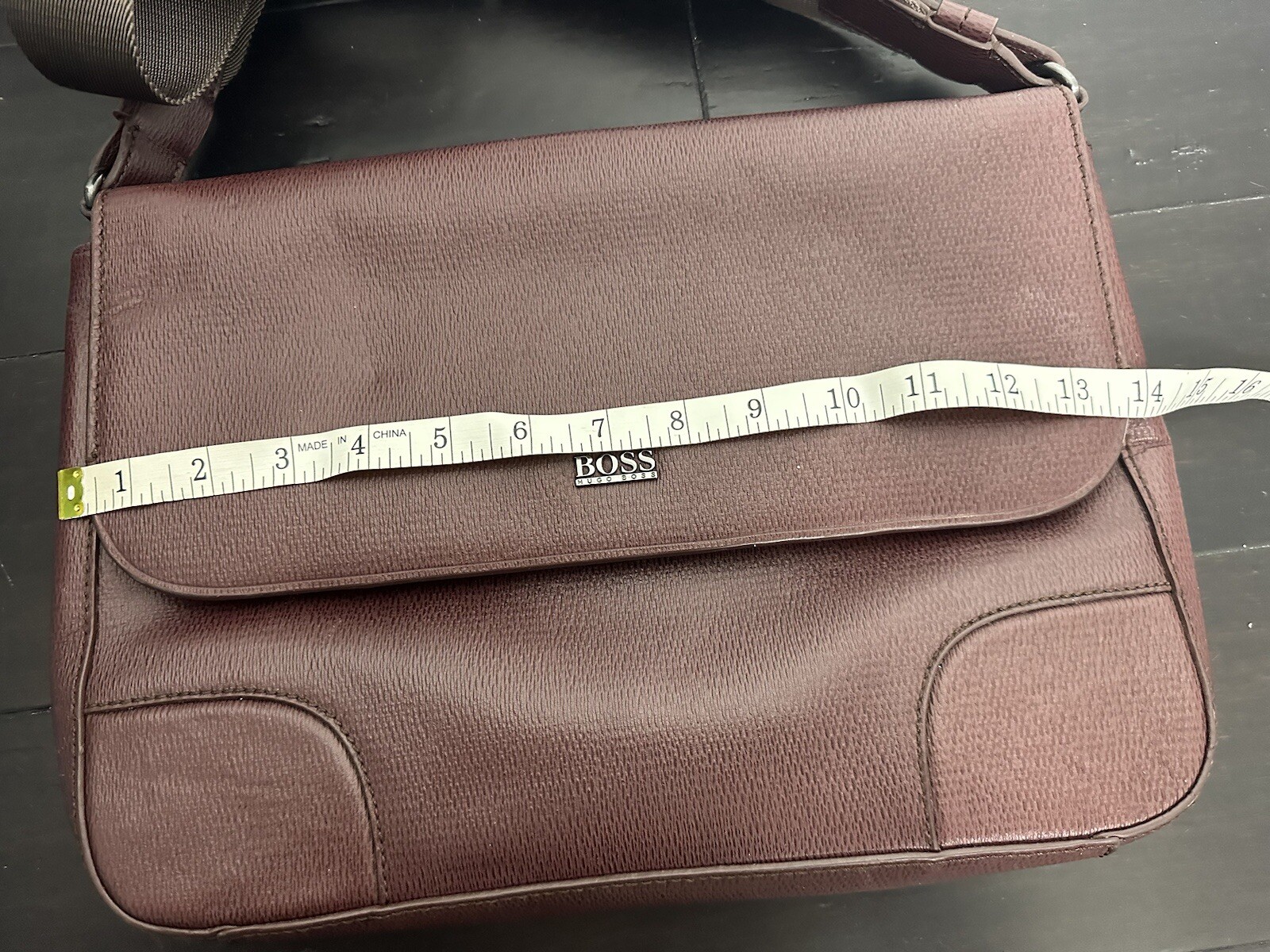 Hugo Boss Messenger Shoulder Bag Crossbody Purse Burgundy Leather Cow Skin 14 In
