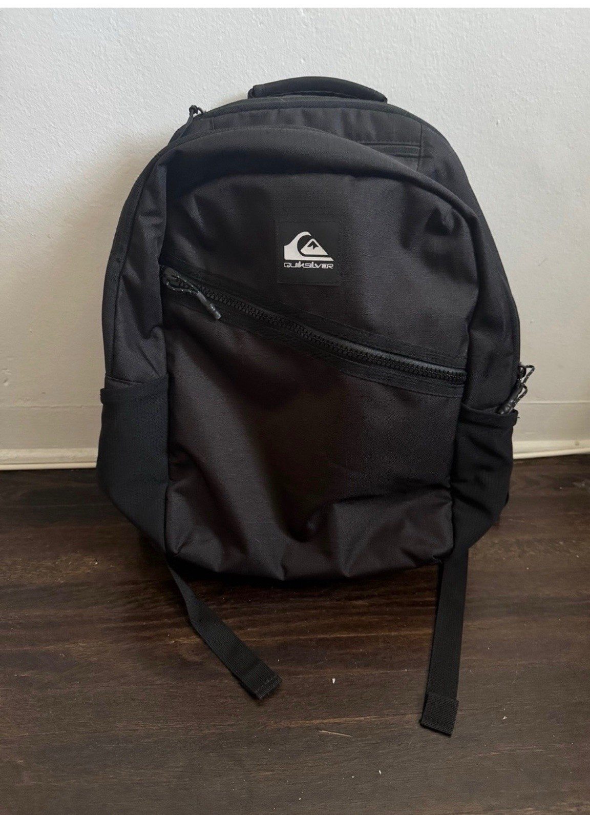 Quiksilver Black Backpack Zip Closure Padded Adjustable Straps w/ Pockets