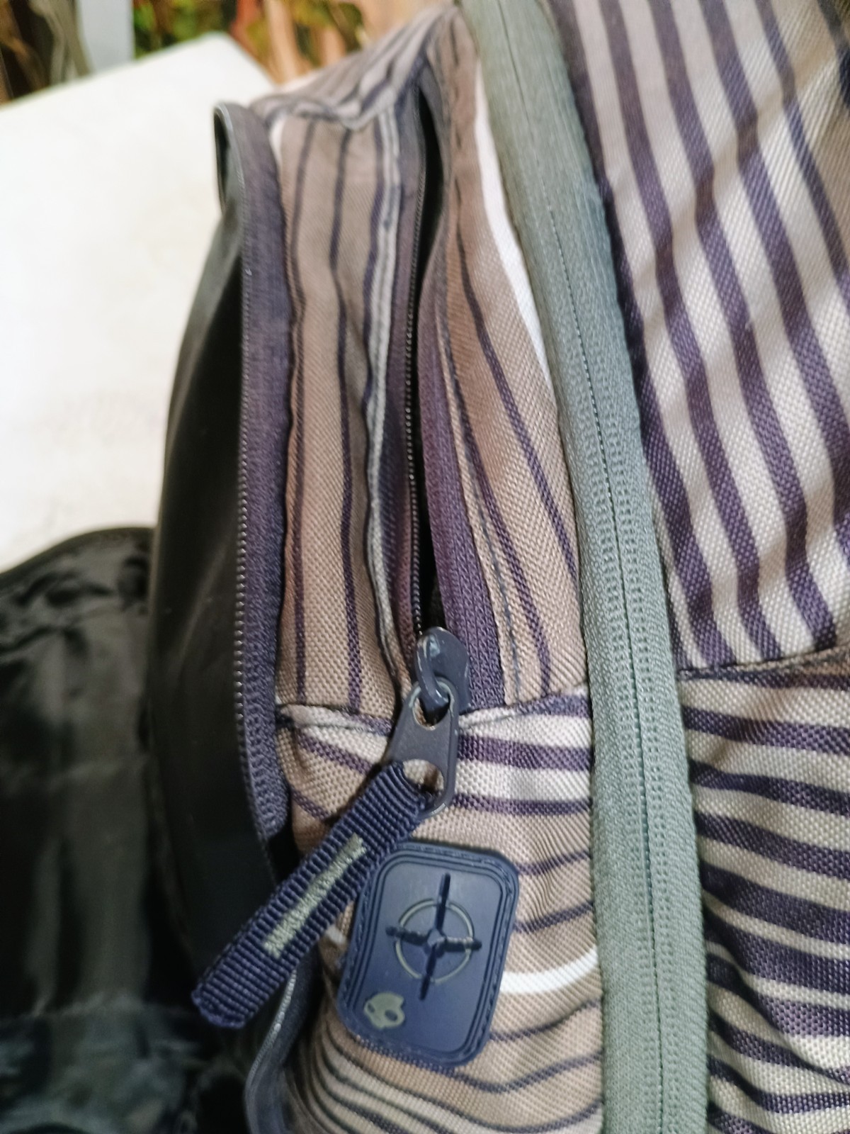 VTG Skullcandy Ink’d Skateboard Backpack Striped Navy Blue & Gray Skate Book Bag