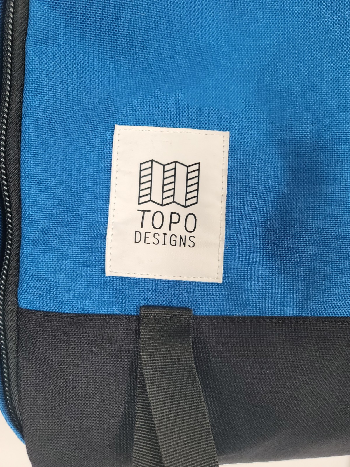 Topo Designs Core Pack Blue Black Large Laptop Bag Hiking Commute Travel 25L