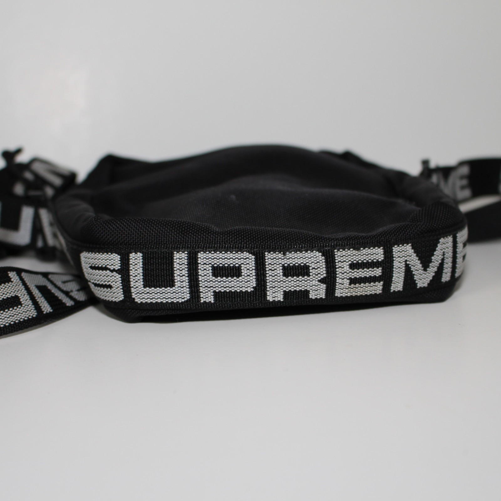 Supreme SS18 Shoulder Bag Black – 100% Authentic – Side Bag