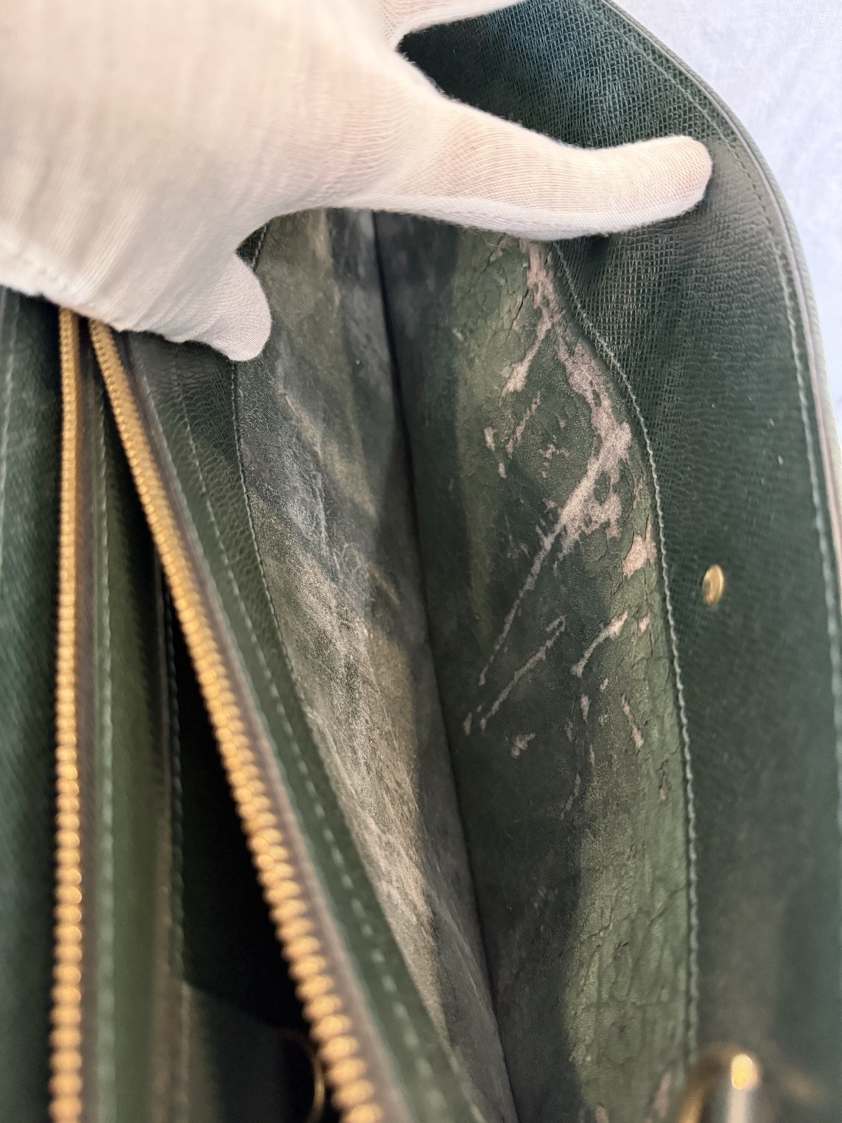 Auth Louis Vuitton Taiga Leather Briefcase Green Vintage 1997 Made In France