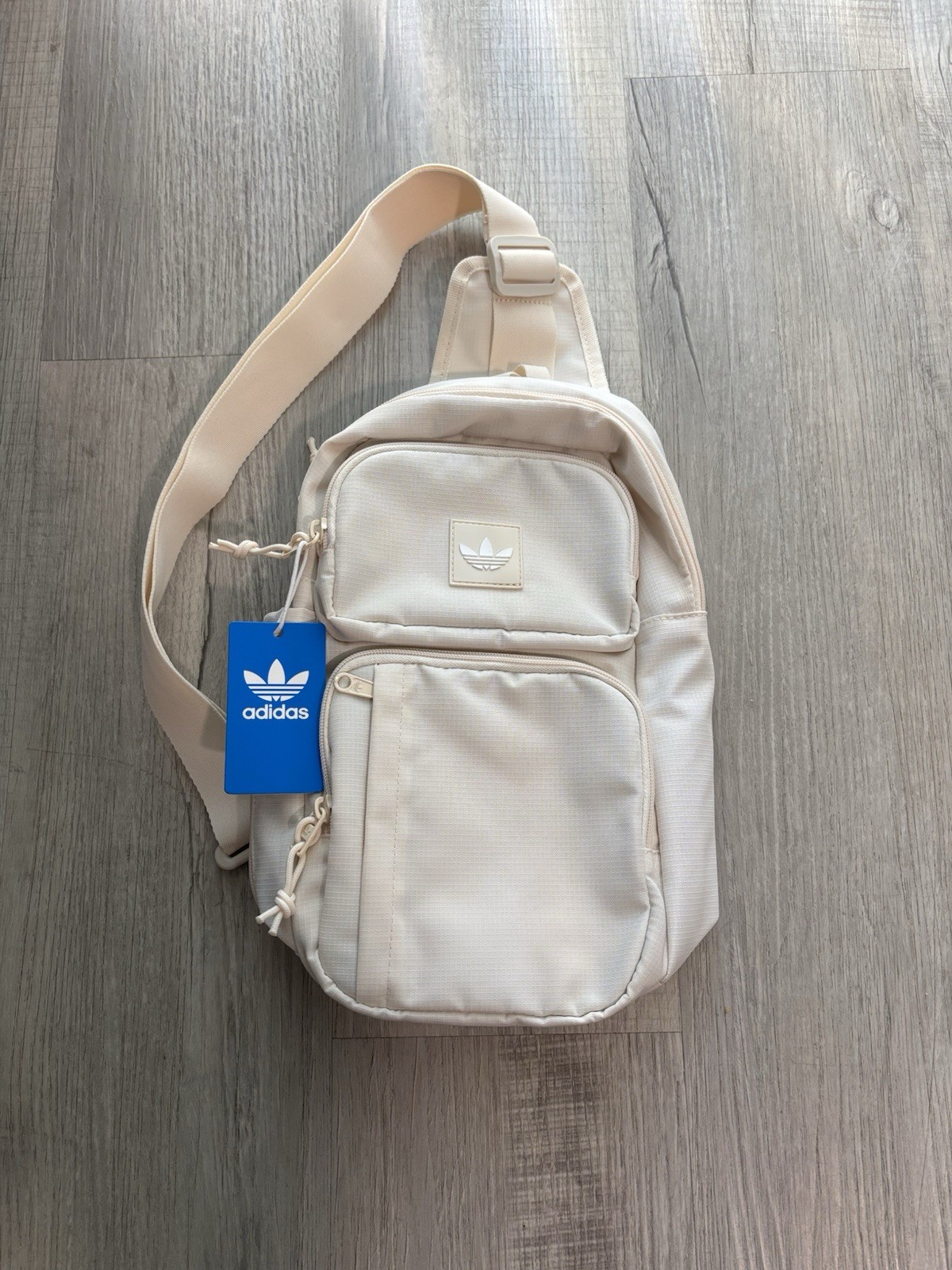 Adidas unisex crossbody bag! New w tags! 50$ retail. #athletic #adidas