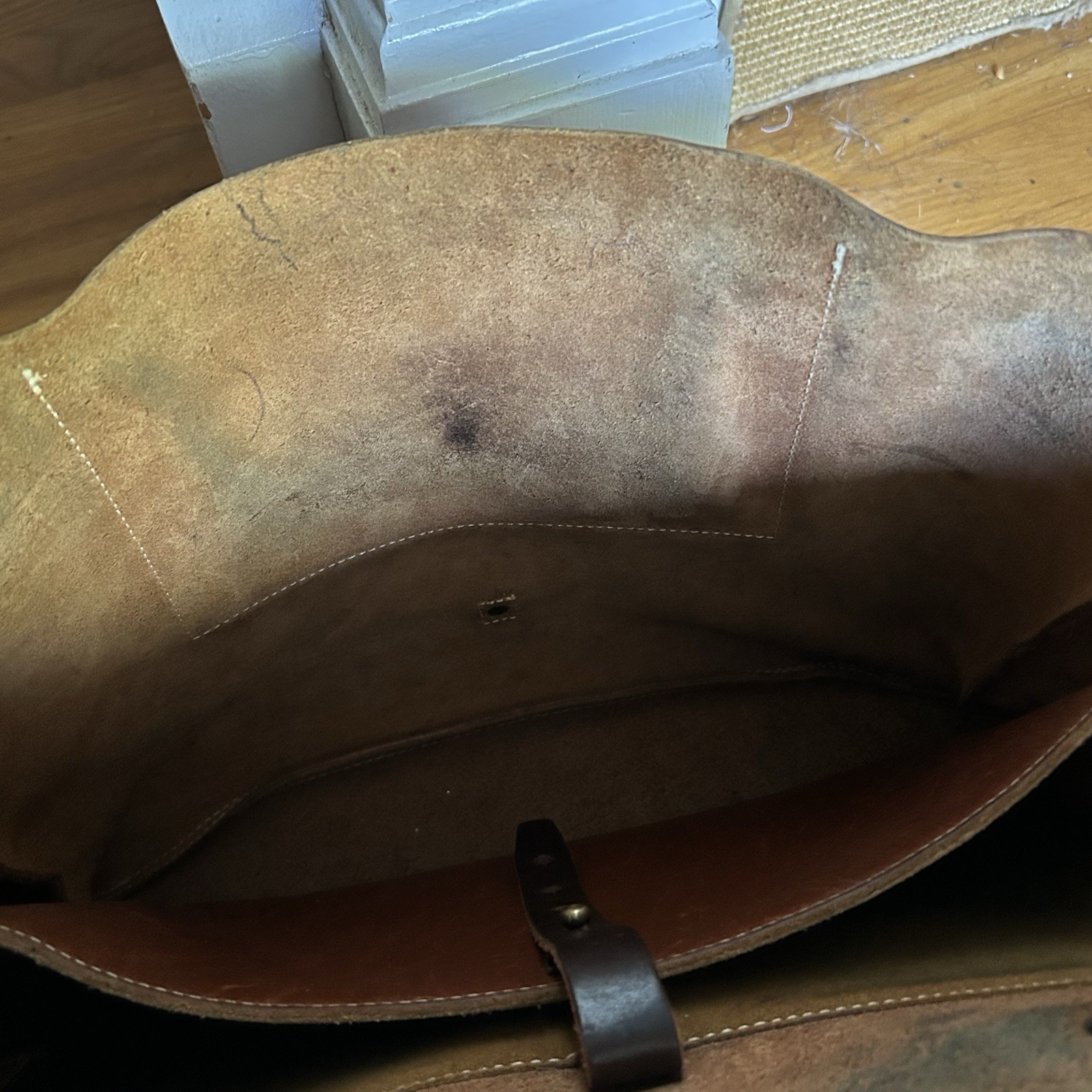 Whipping Post WP Standard Large Leather Brown Distressed Messenger Bag