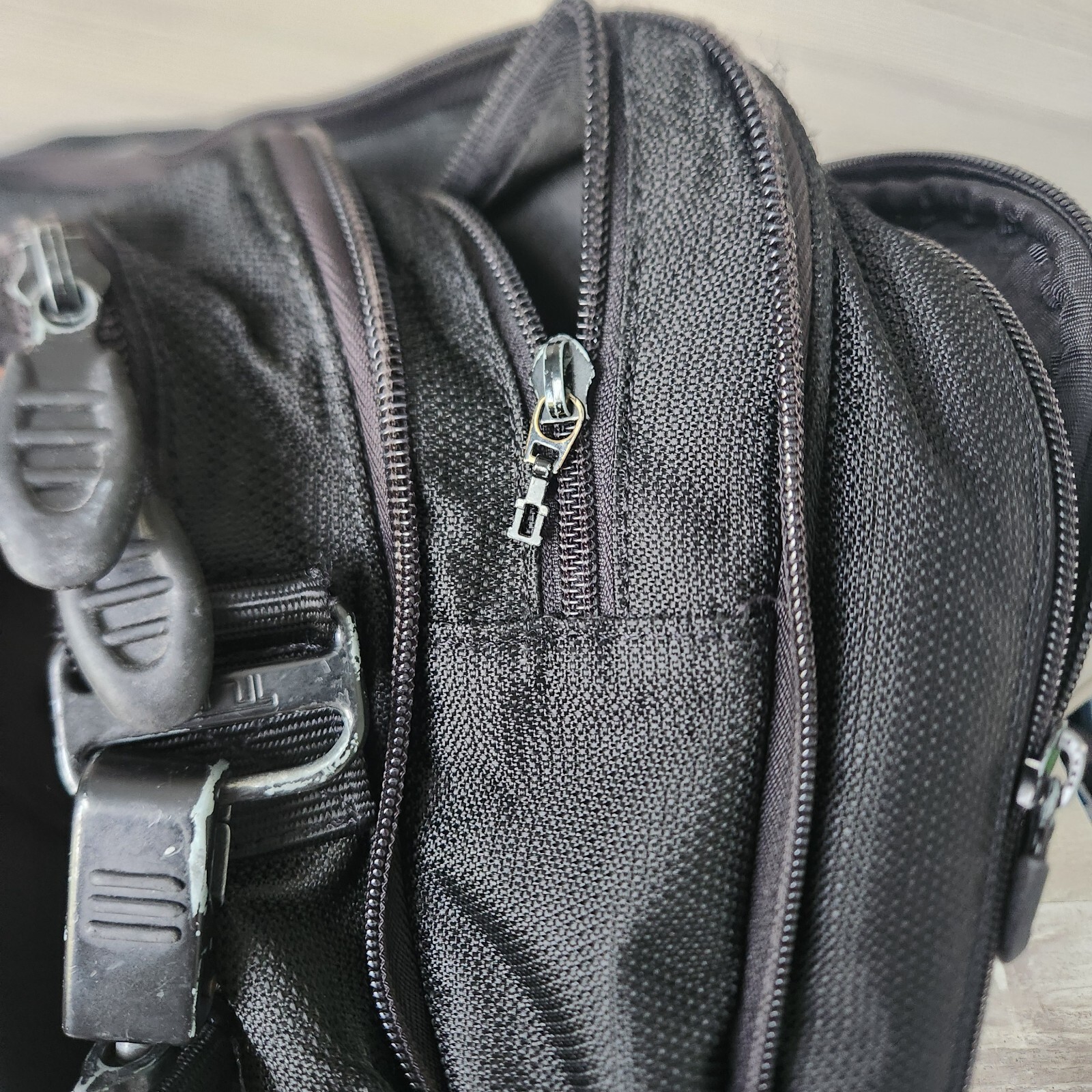 Tumi T-Tech T2 Carry On Expandable Nylon Ballistic Laptop Briefcase Bag w/ Strap