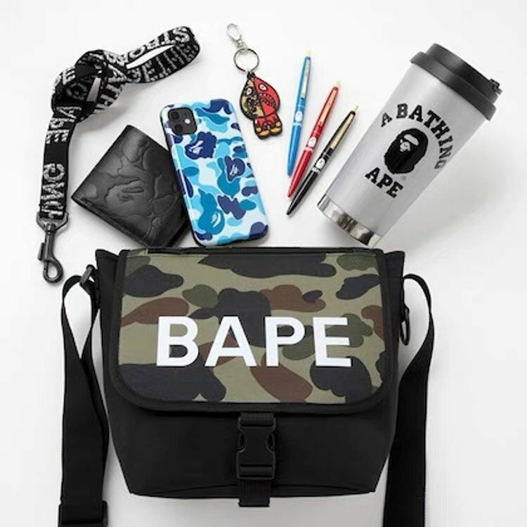 A Bathing Ape 2020 WINTER COLLECTION Camo Shoulder Bag 21cm x 28cm x 18cm