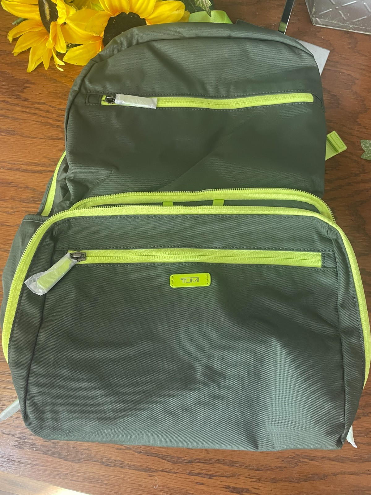 NWT TUMI GREEN/LIME PACKABLE BACKPACK FOLDABLE SHOULDER LARGE BAG TRAVEL CARRYON