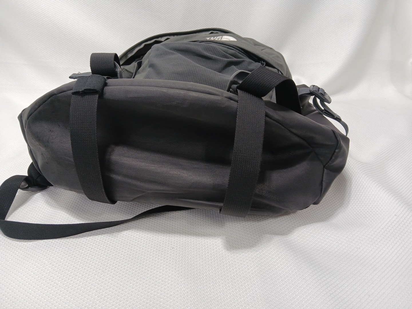 The North Face Recon Black Backpack Laptop Bag 11.6” x 7.5” x 19.3” 30-liter