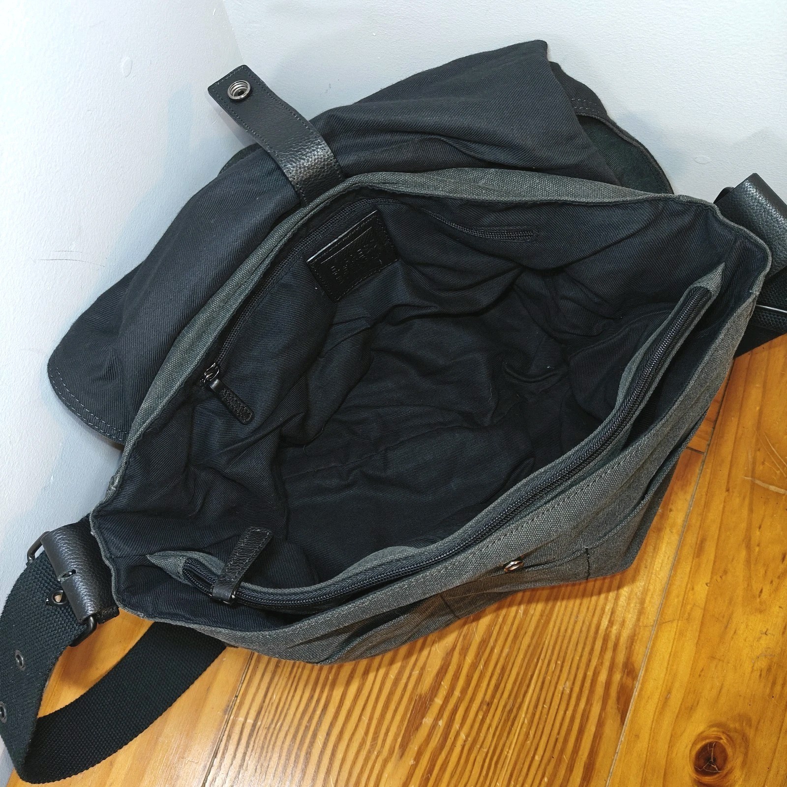 Express Design Studio – 100% Cotton Black Messenger Bag With Adjustable Strap