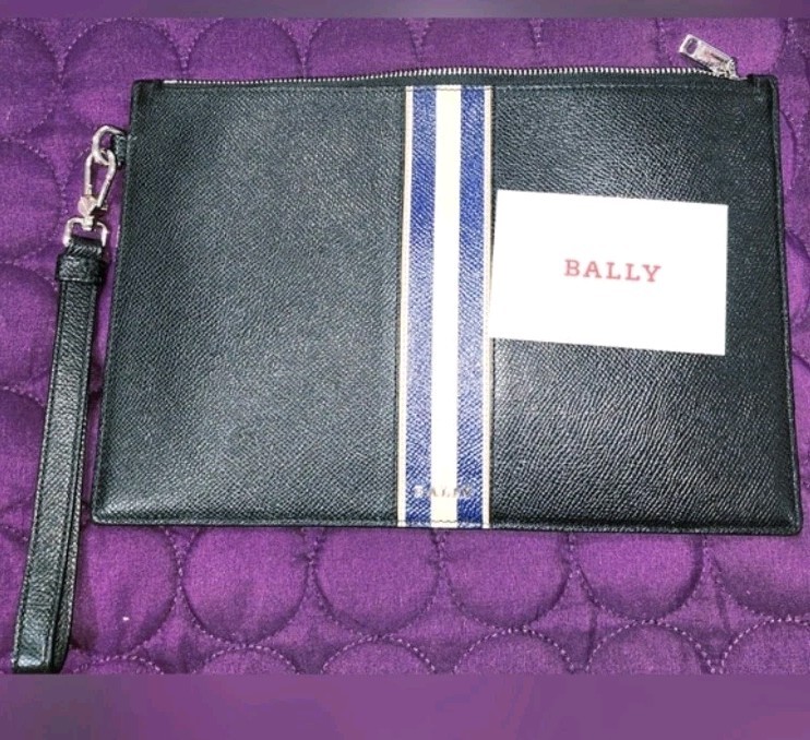 Bally Benery Embossed Zipped Pouch(Men’s) W 10.24 x H 7x D 0.39) Navy/Ivory