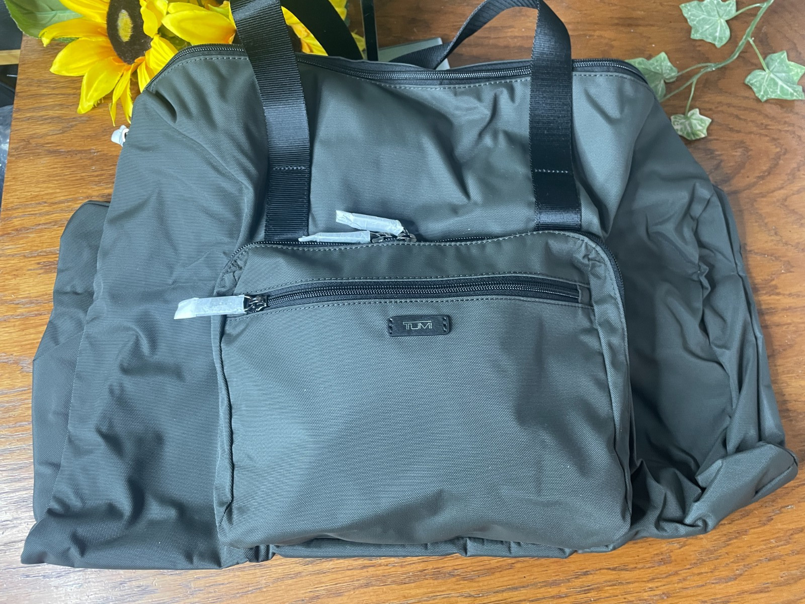 NWT TUMI DARK GREY PACKABLE DUFFLE FOLDABLE DUFFEL TOTE BAG TRAVEL CARRYON
